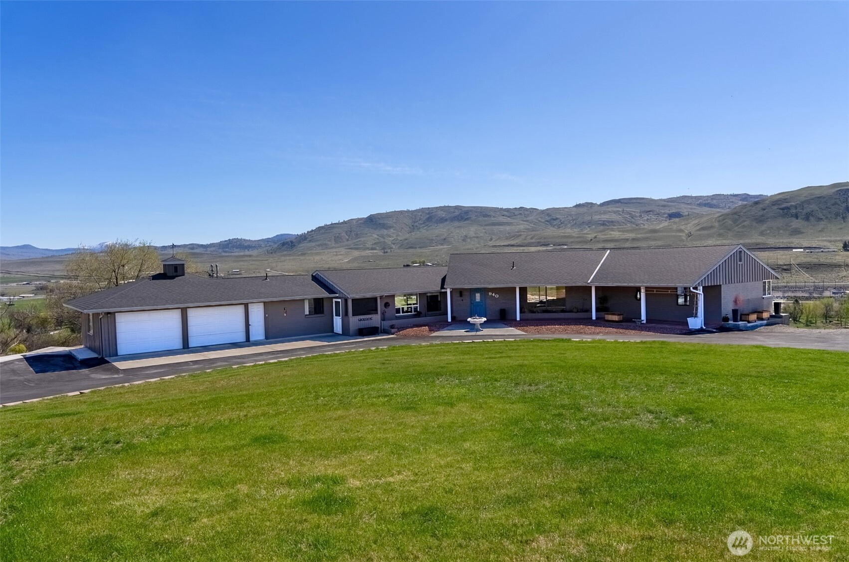 940 Sunrise Heights Road