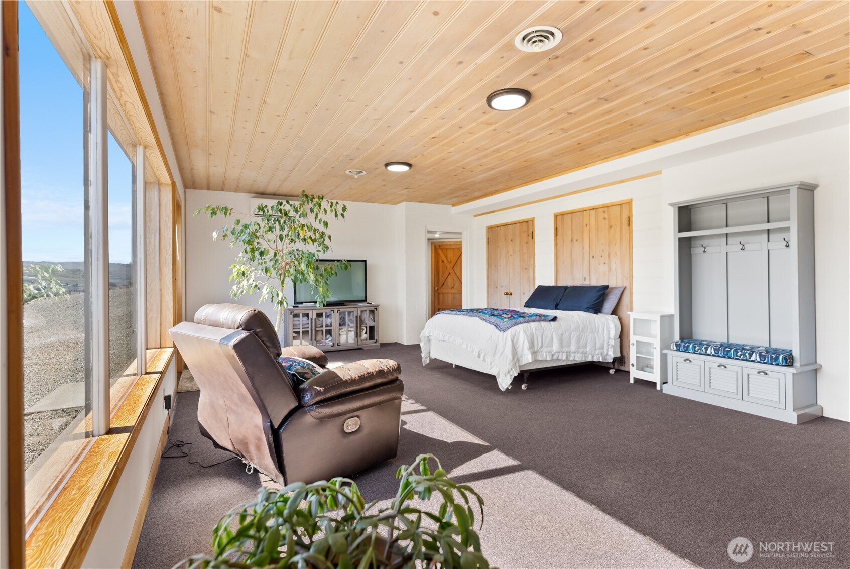 940 Sunrise Heights Road