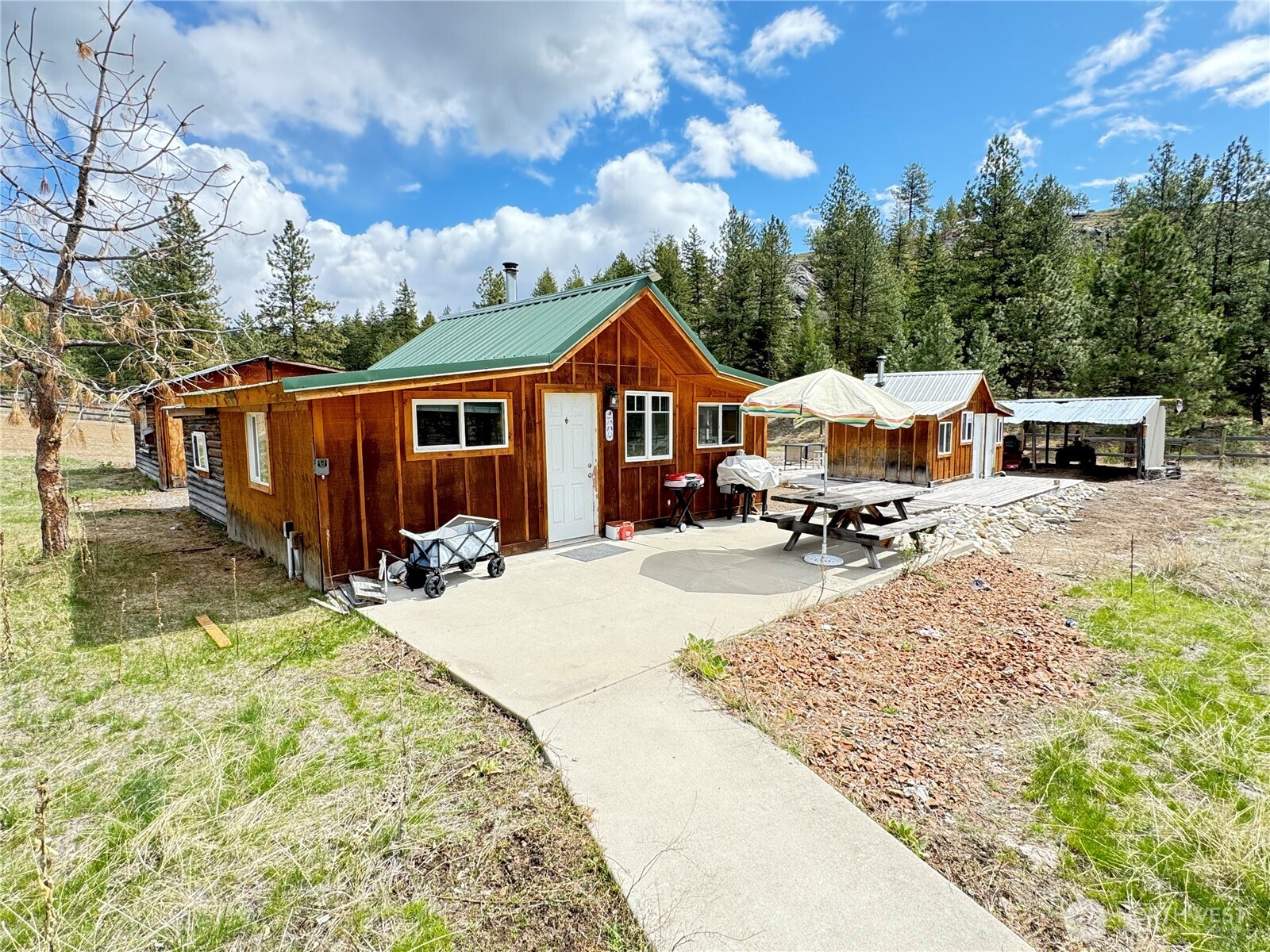 174 B Siwash Creek Road N