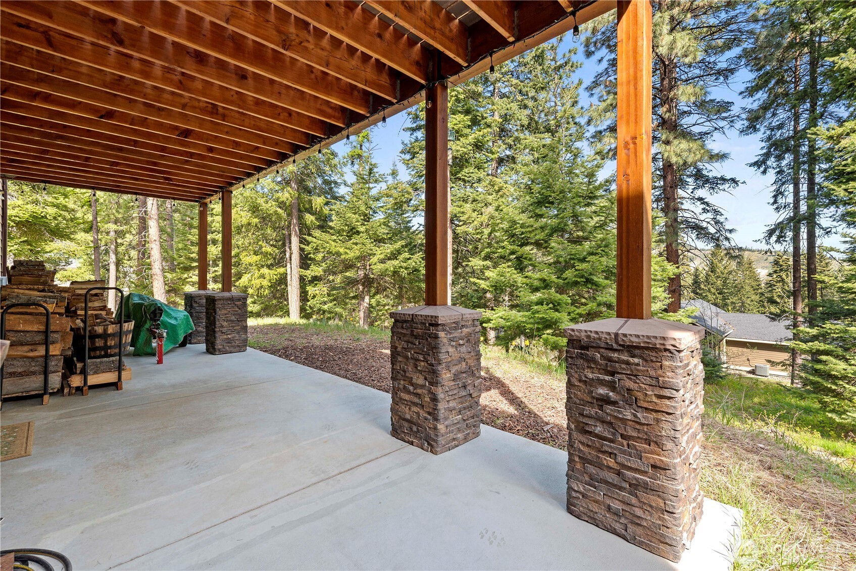 6657 Forest Ridge Drive