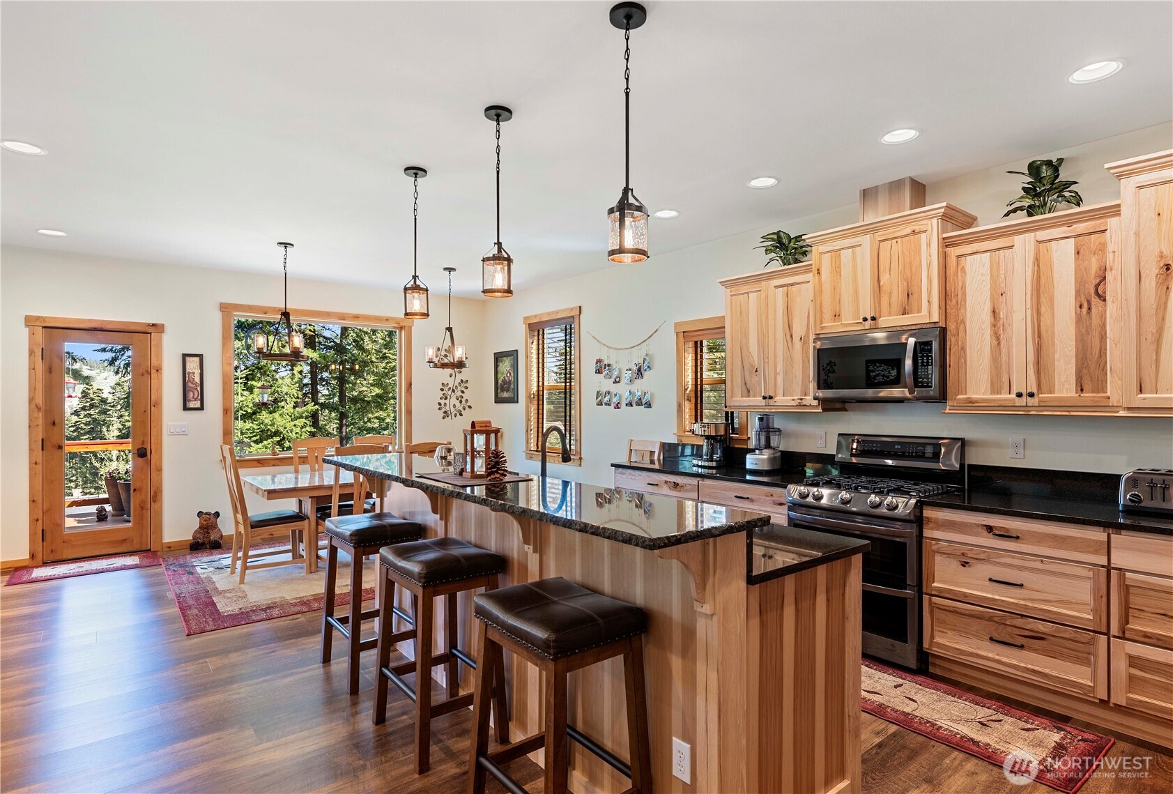 6657 Forest Ridge Drive