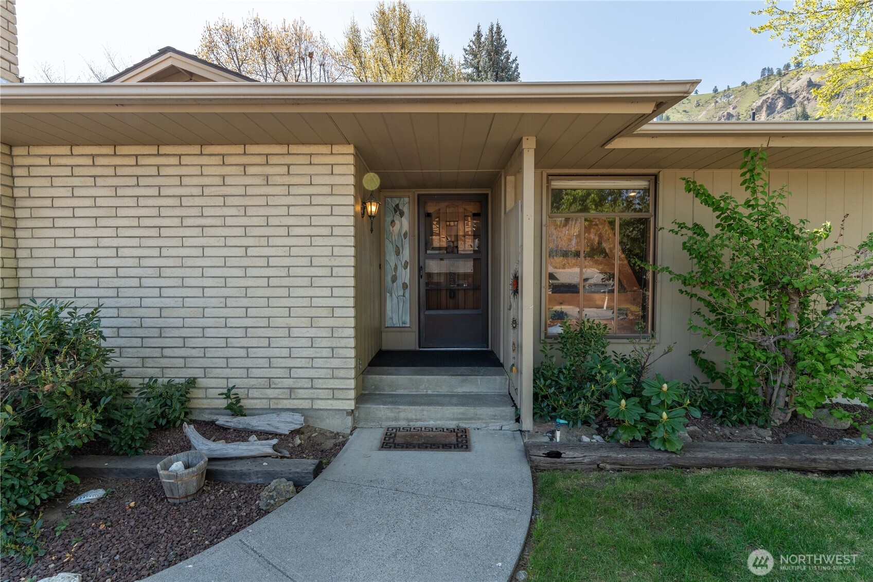 1200 Summer Hill Place