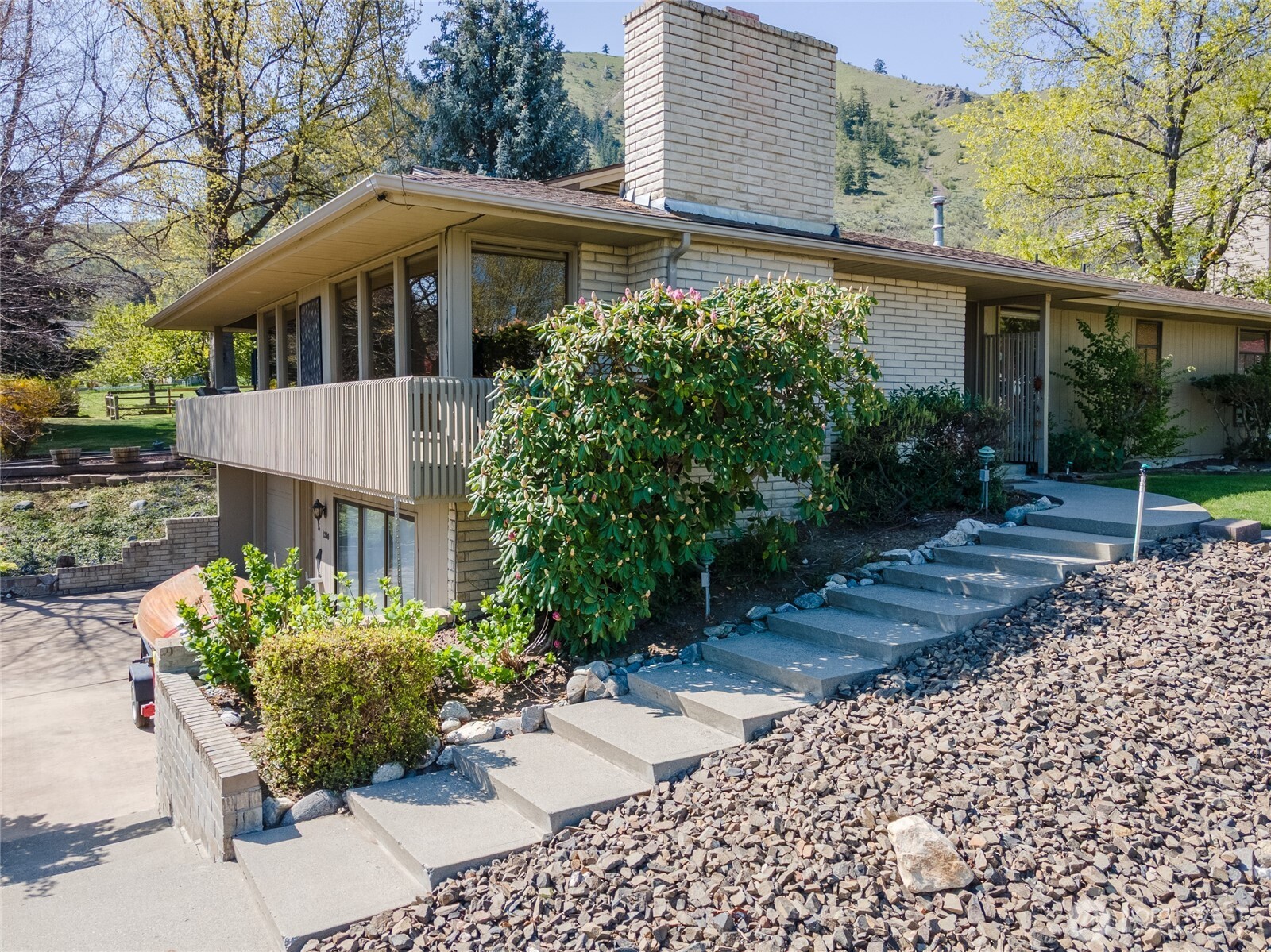 1200 Summer Hill Place