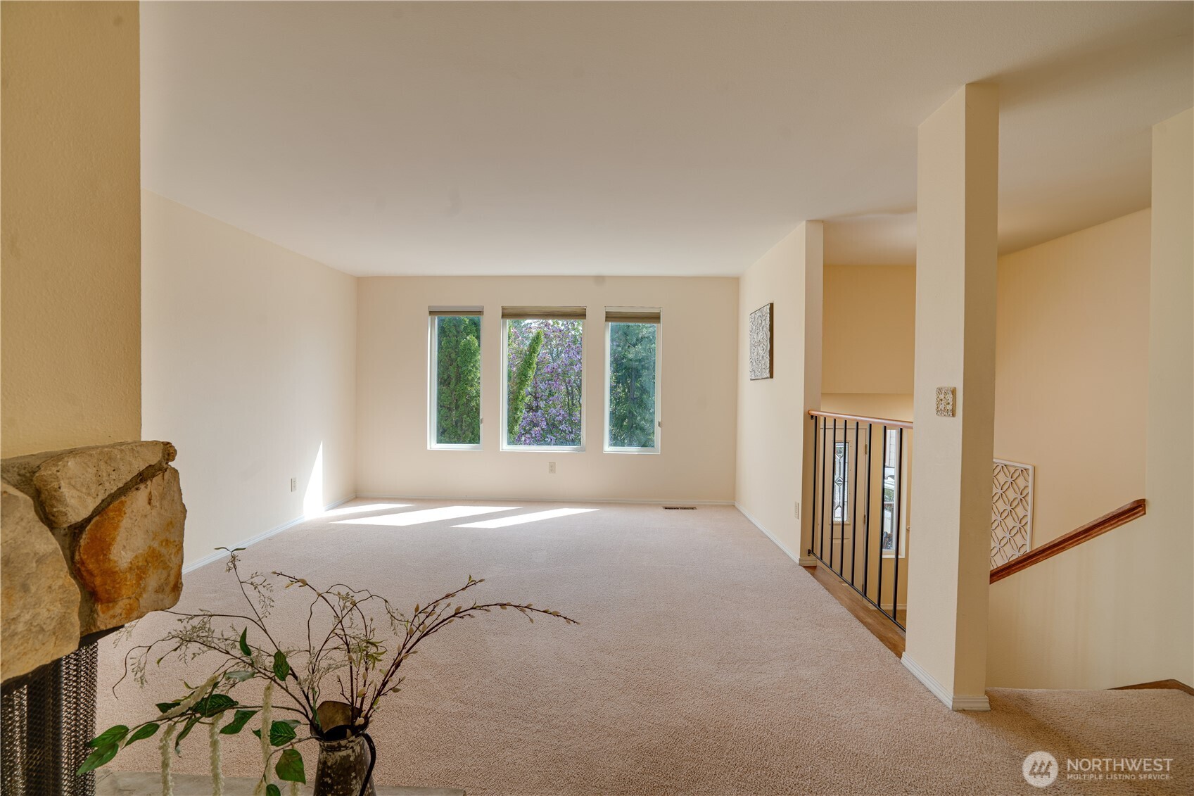 1425 Easthills Terrace