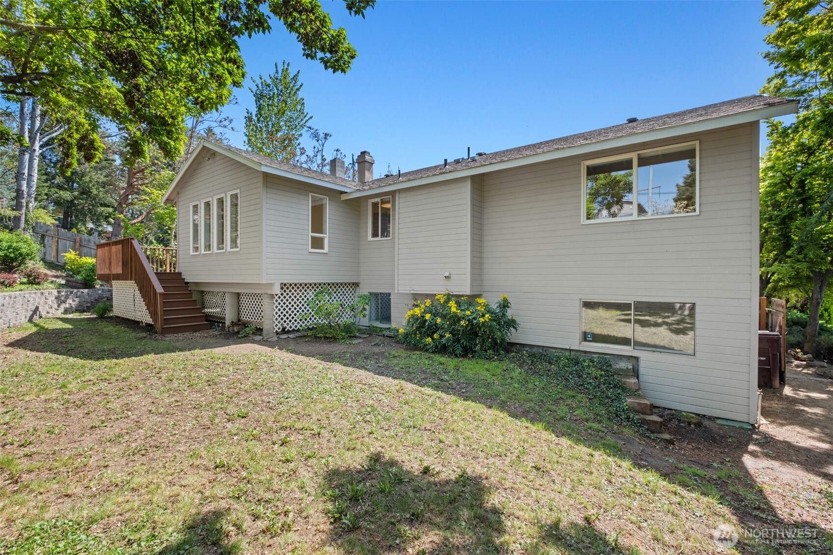 1425 Easthills Terrace