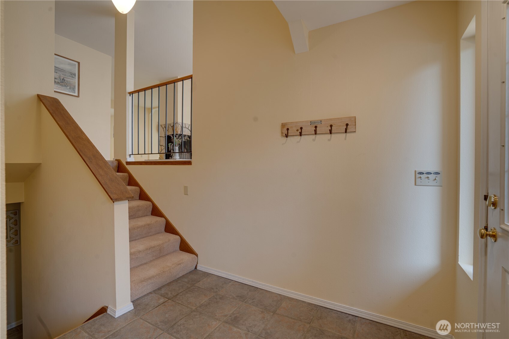 1425 Easthills Terrace