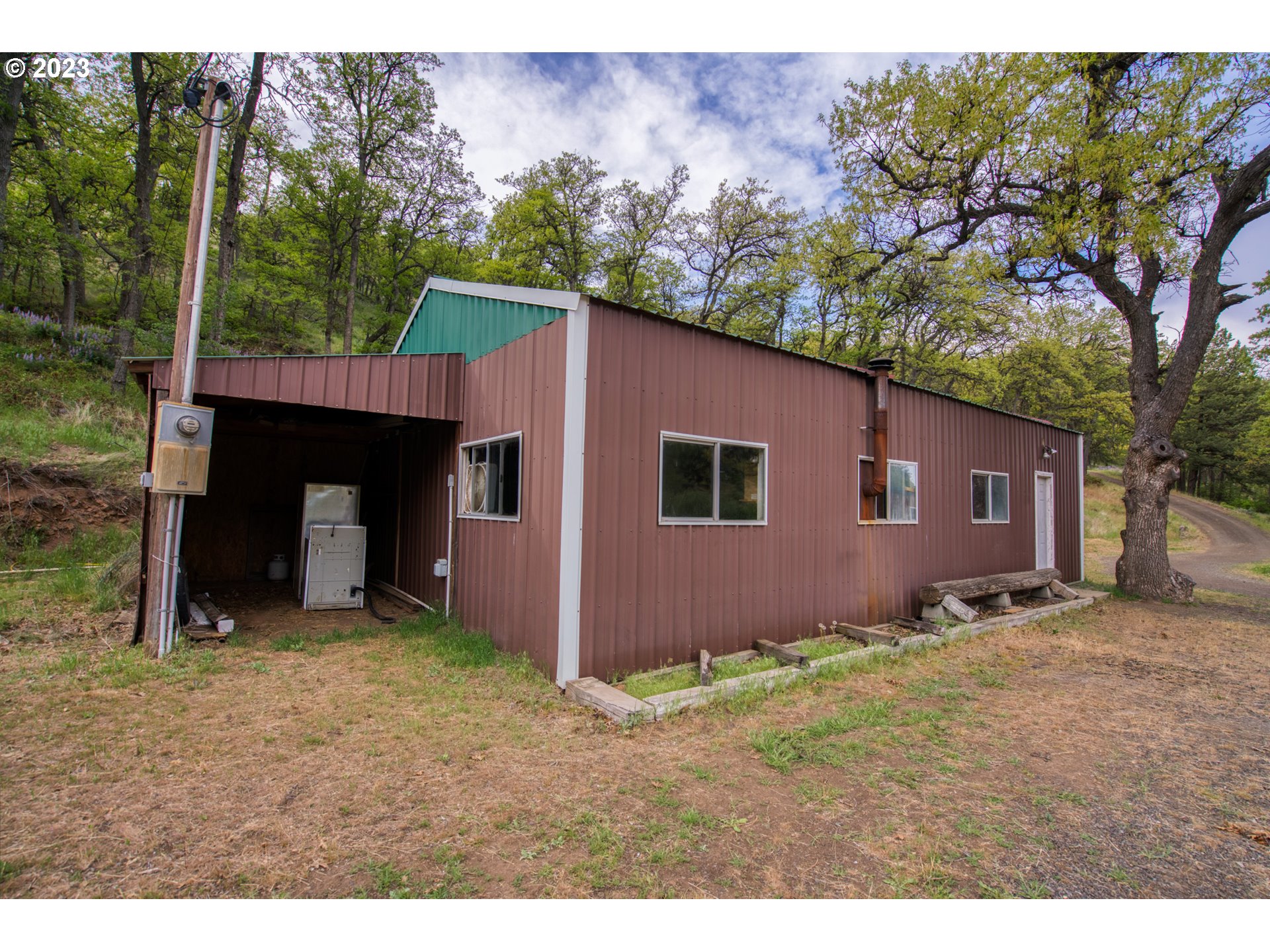 281 Oak Flat RD