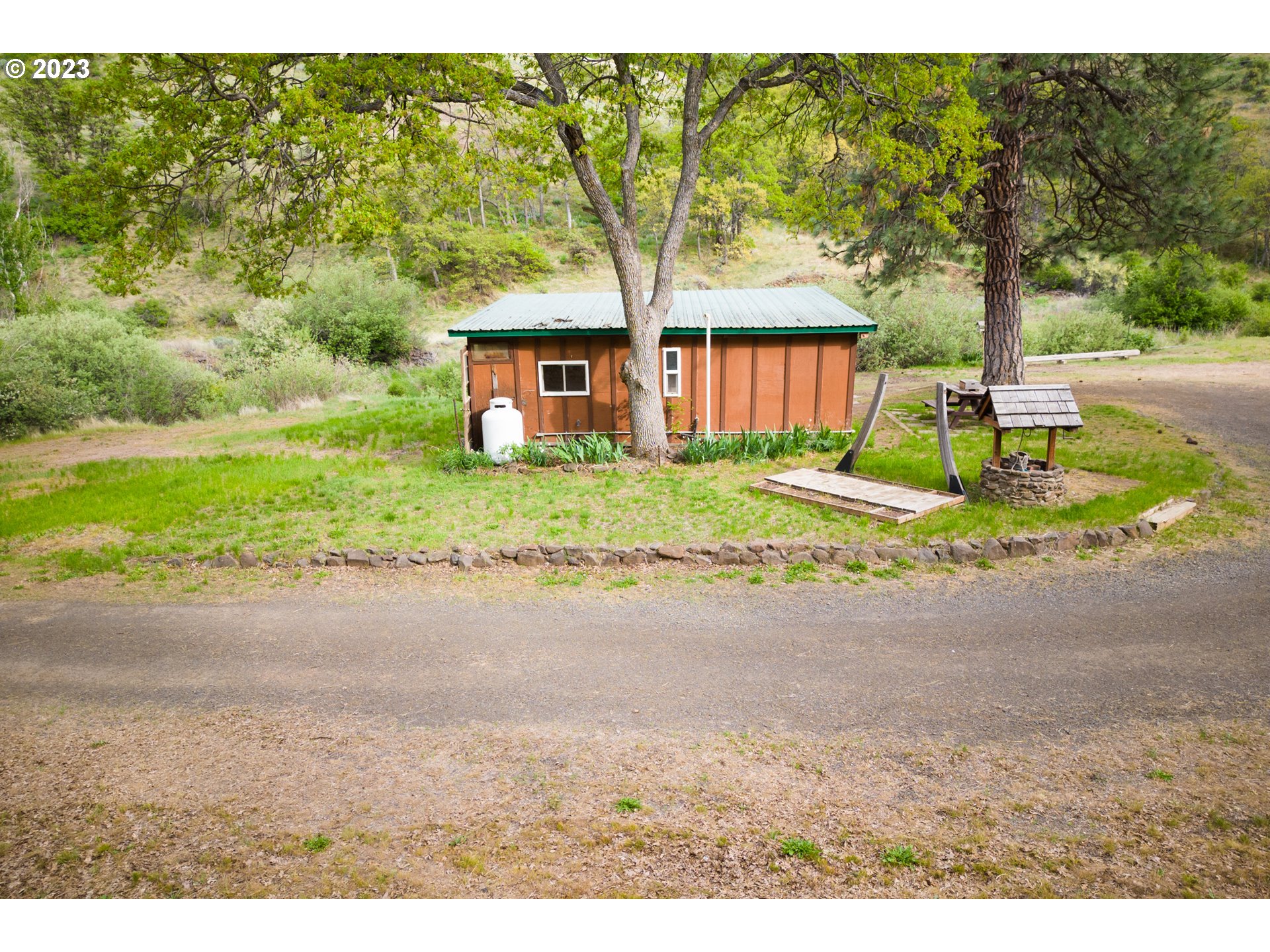 281 Oak Flat RD