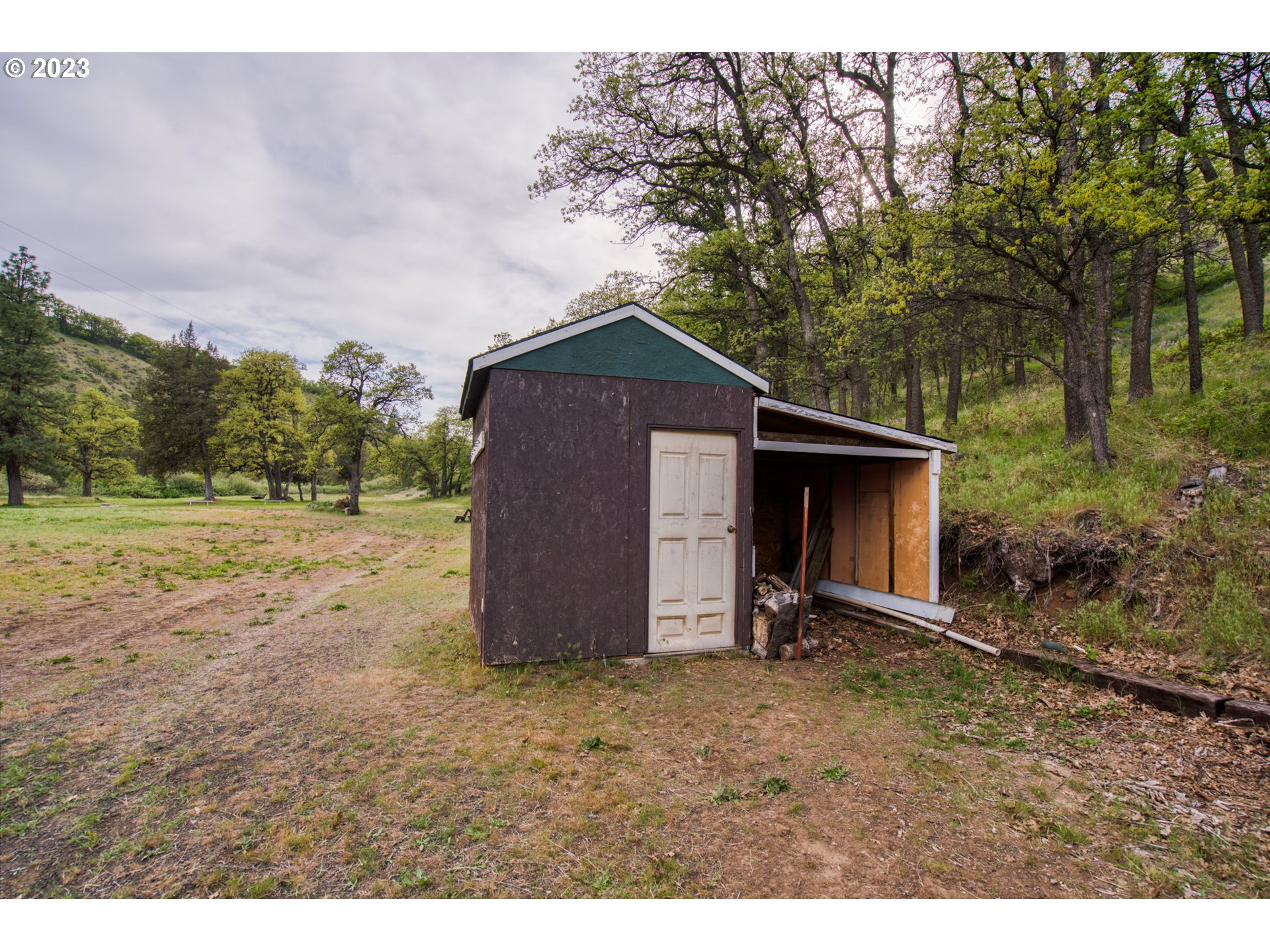 281 Oak Flat RD