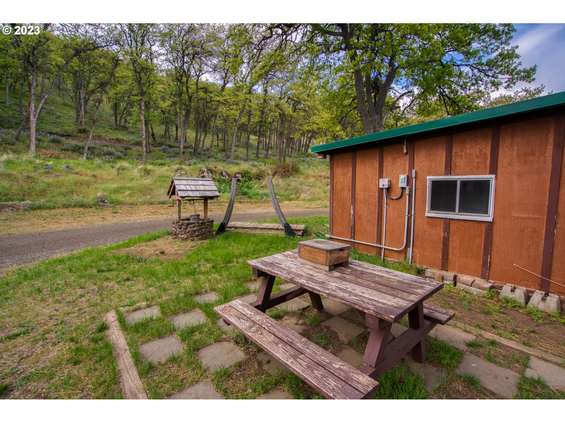 281 Oak Flat RD