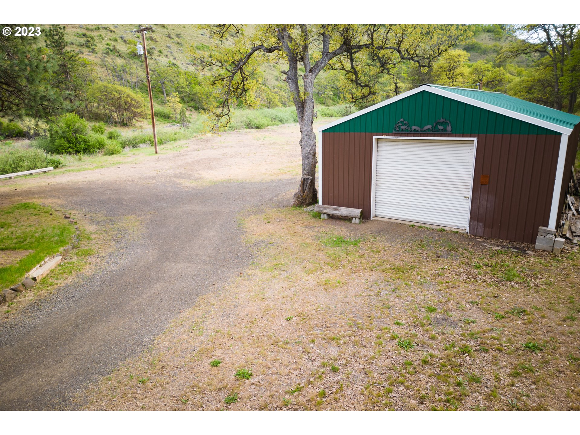 281 Oak Flat RD