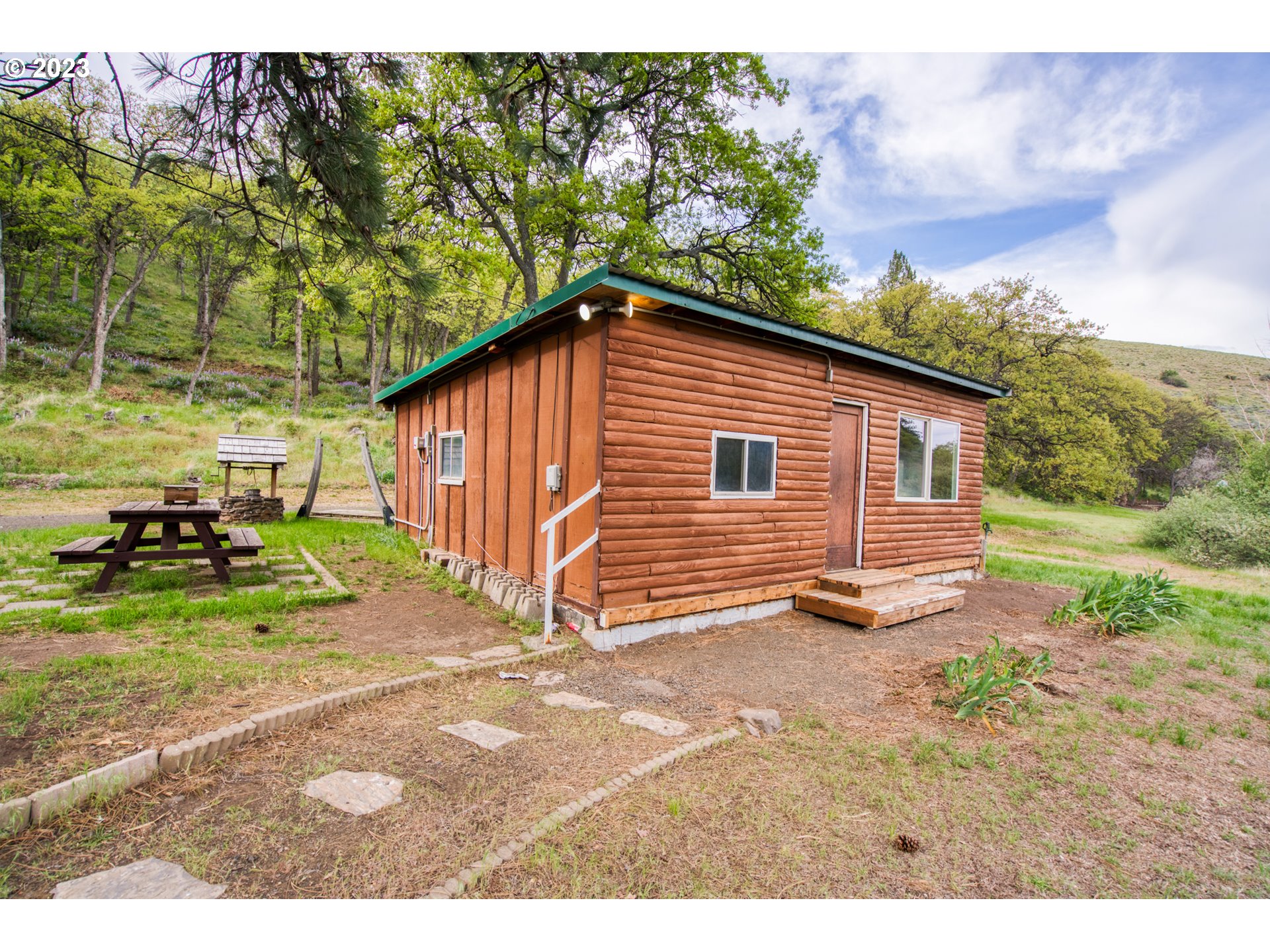281 Oak Flat RD