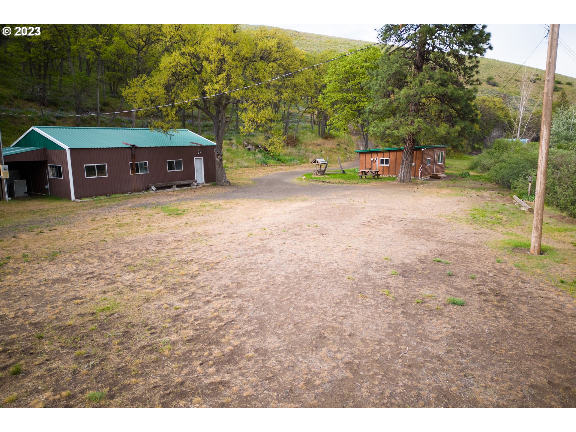 281 Oak Flat RD