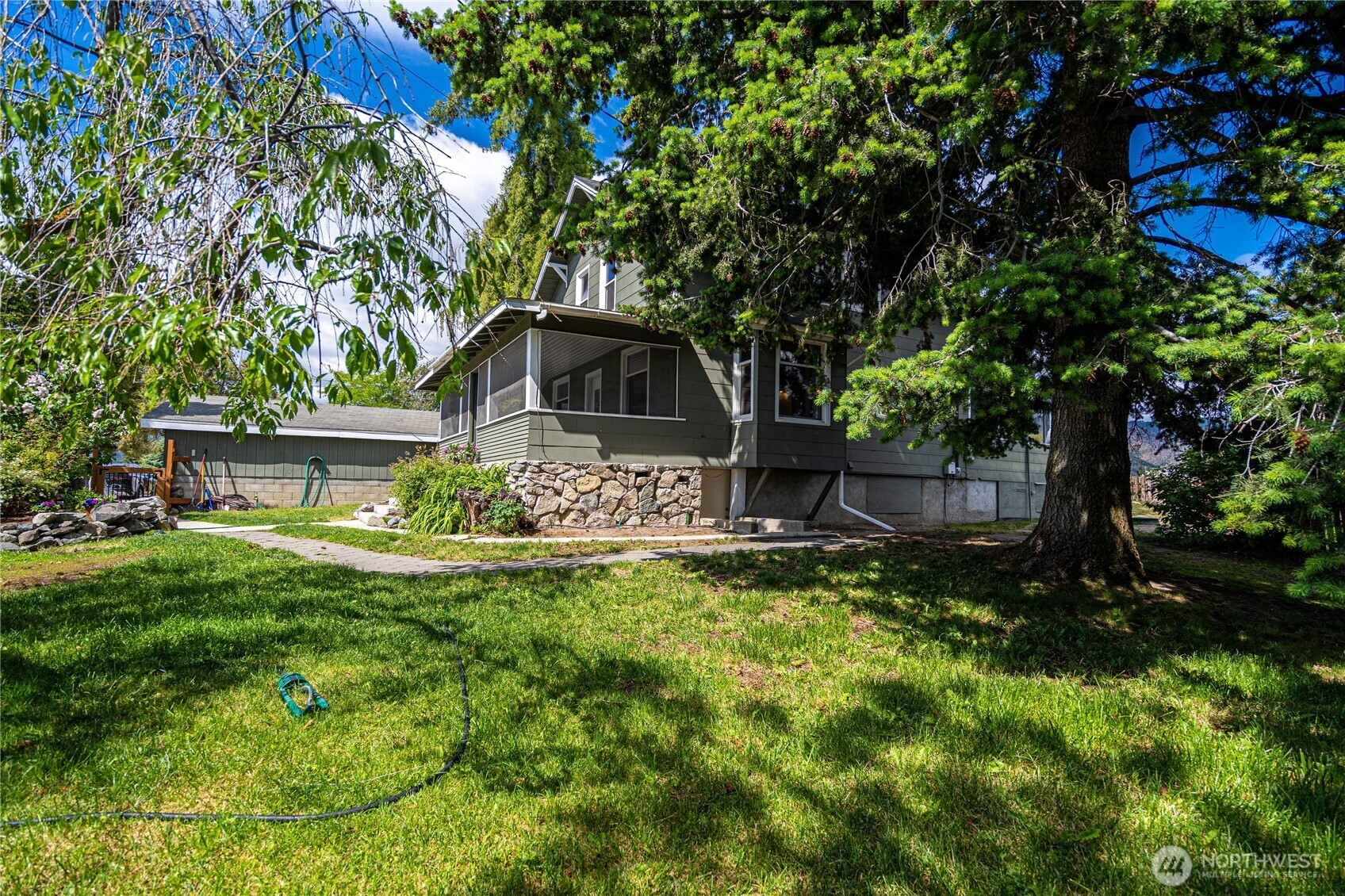 595 Division Street