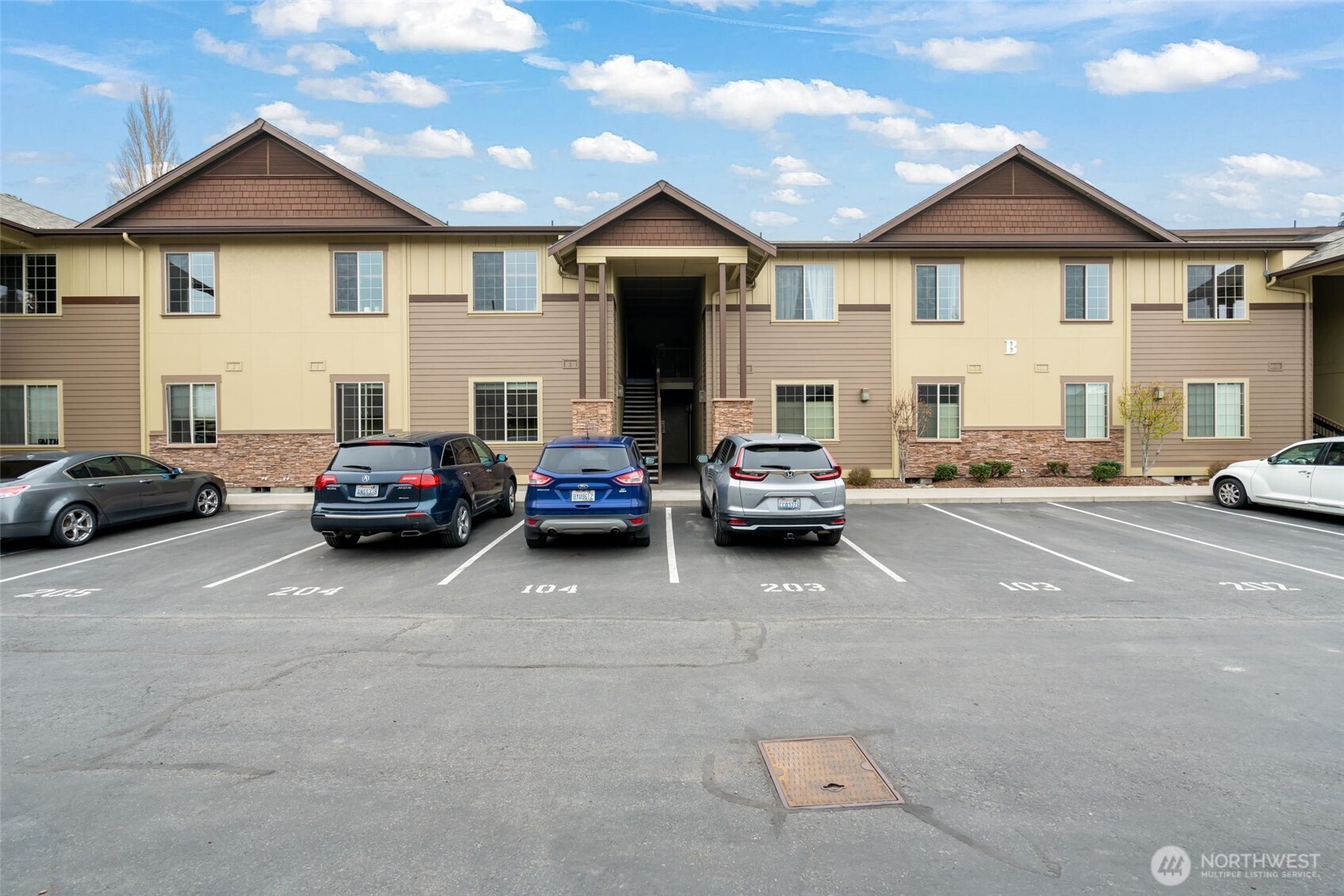 1051 N Baker Unit: B104