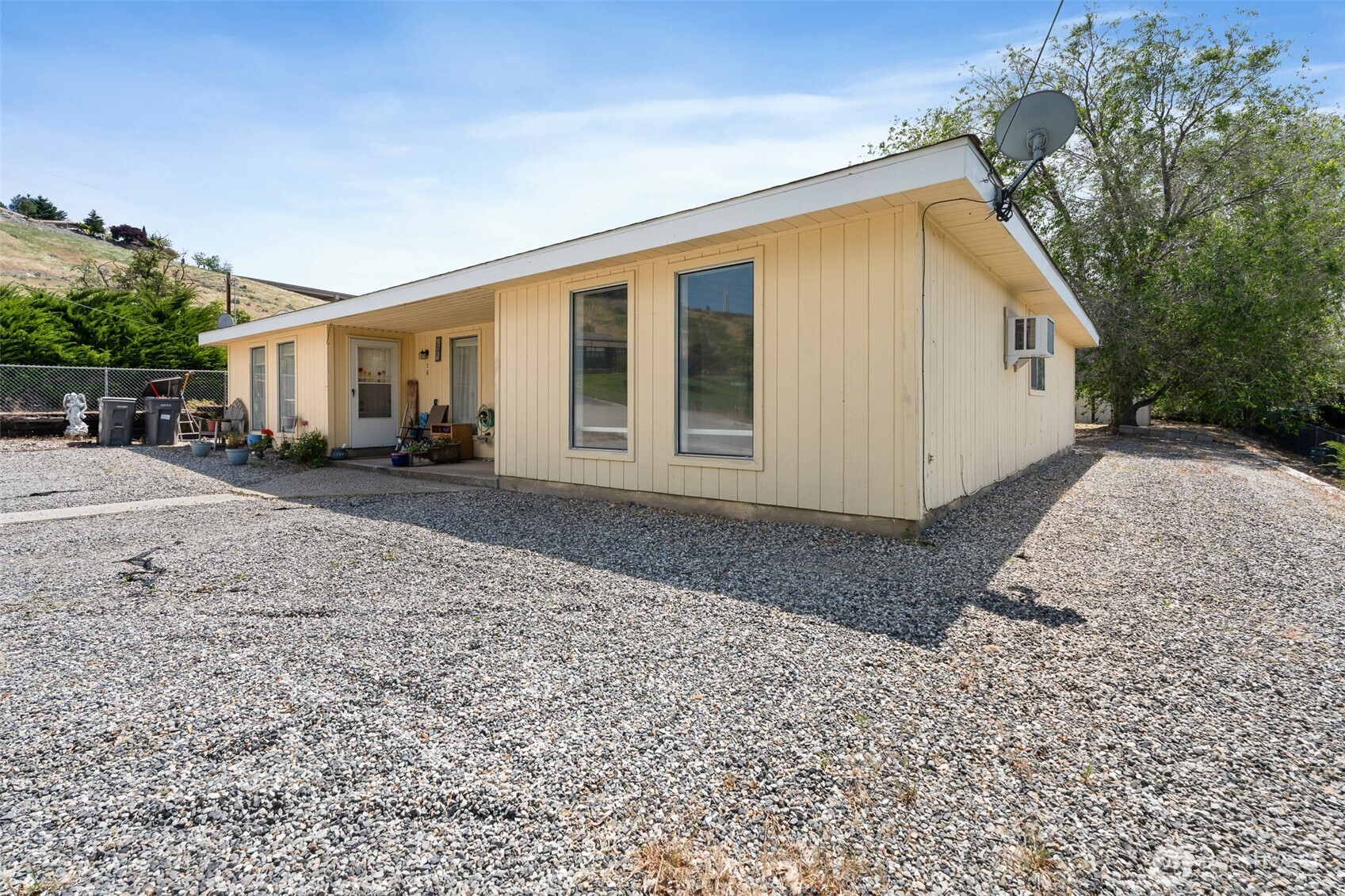 14 Glendale Street NE Unit: A-B