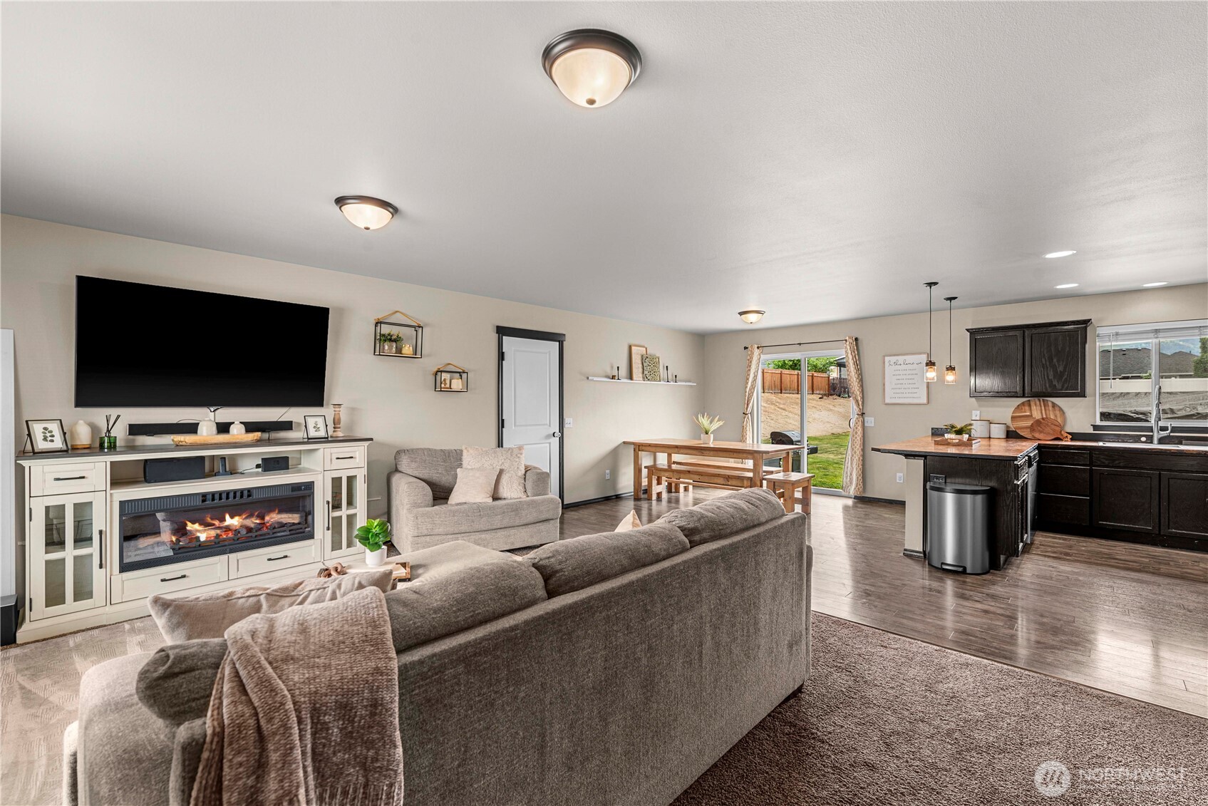 3260 First Street SE