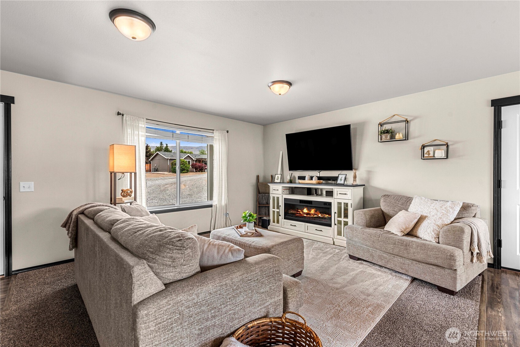 3260 First Street SE