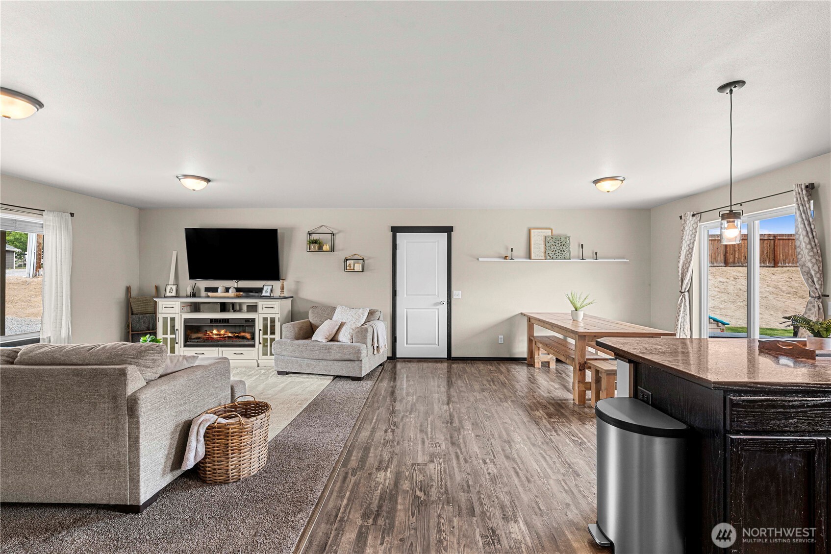 3260 First Street SE