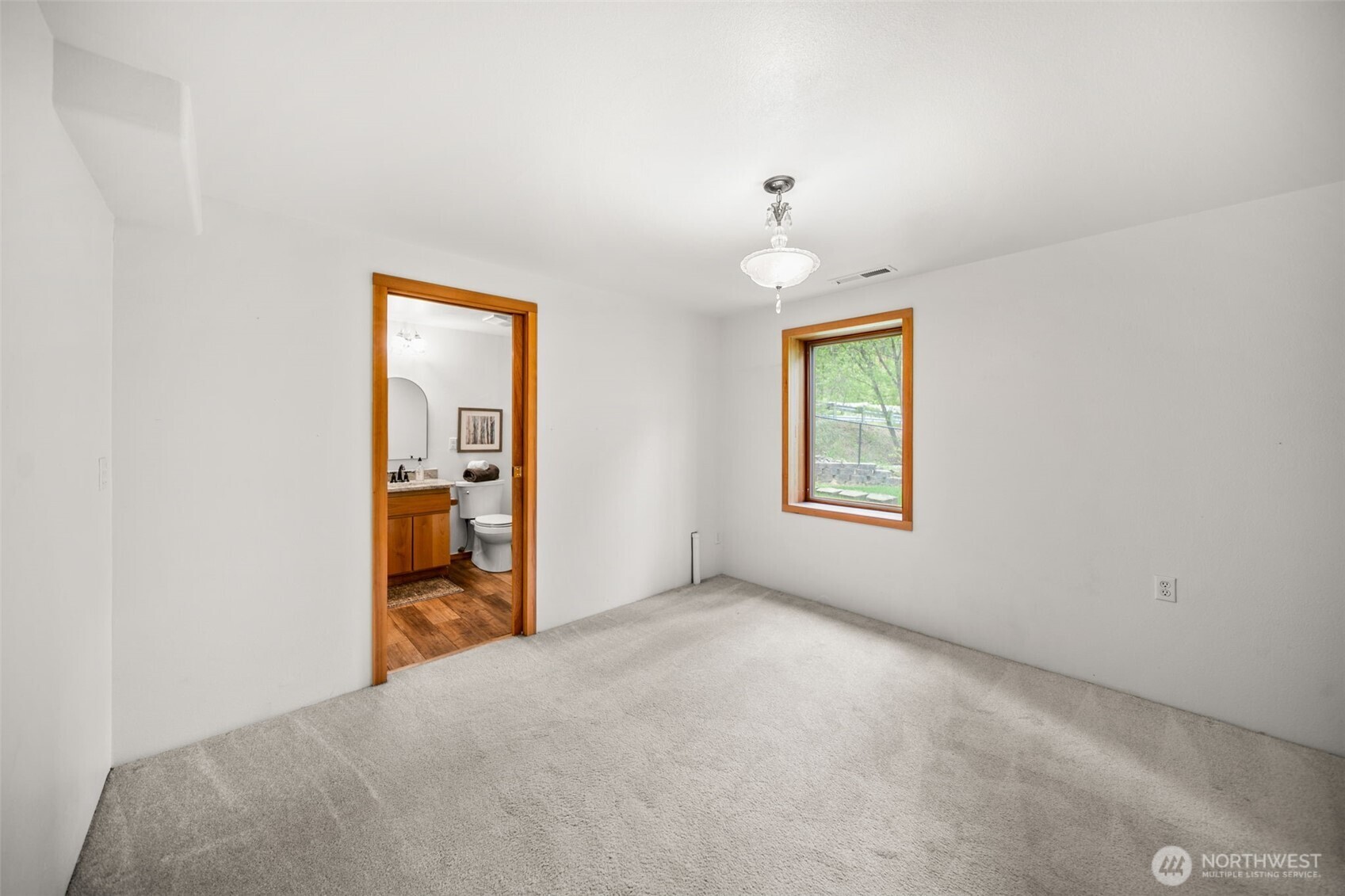 3105 Tamarack Place