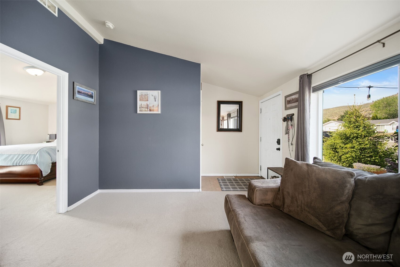 14617 Diamond Avenue