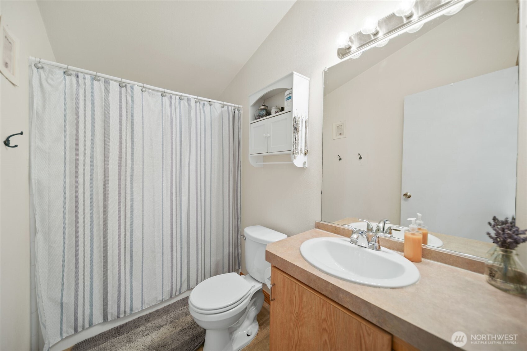 14617 Diamond Avenue