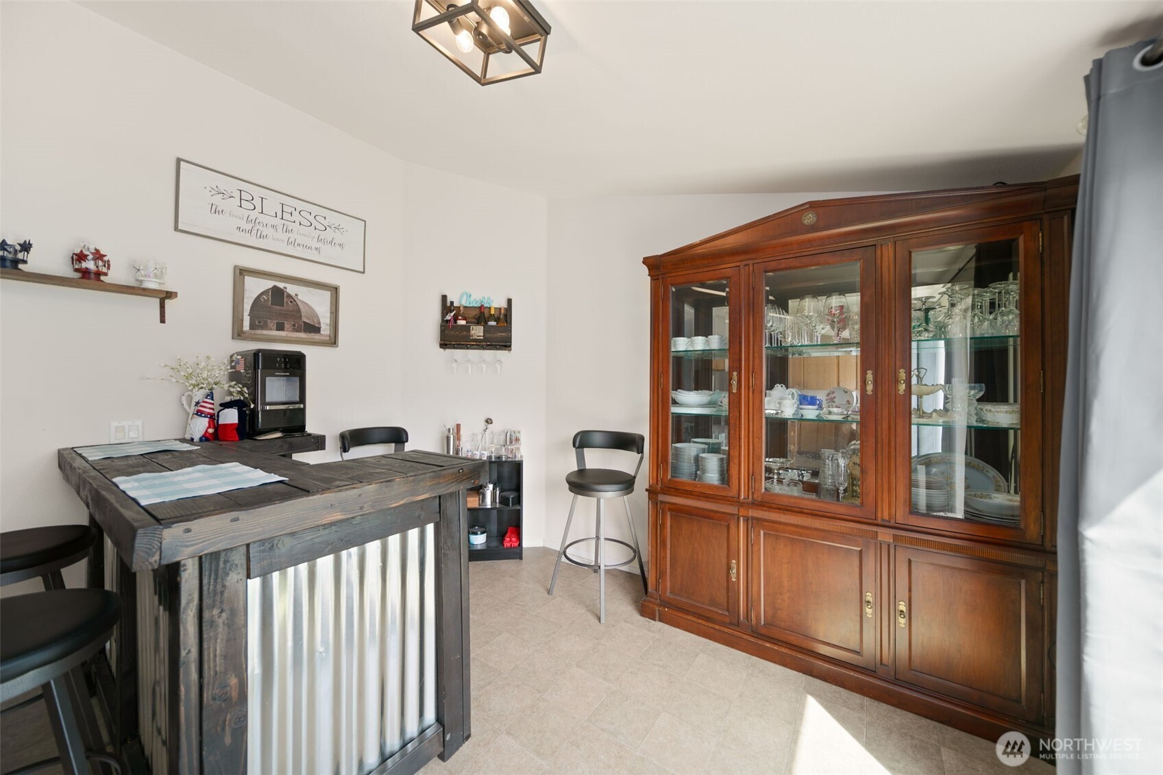 14617 Diamond Avenue