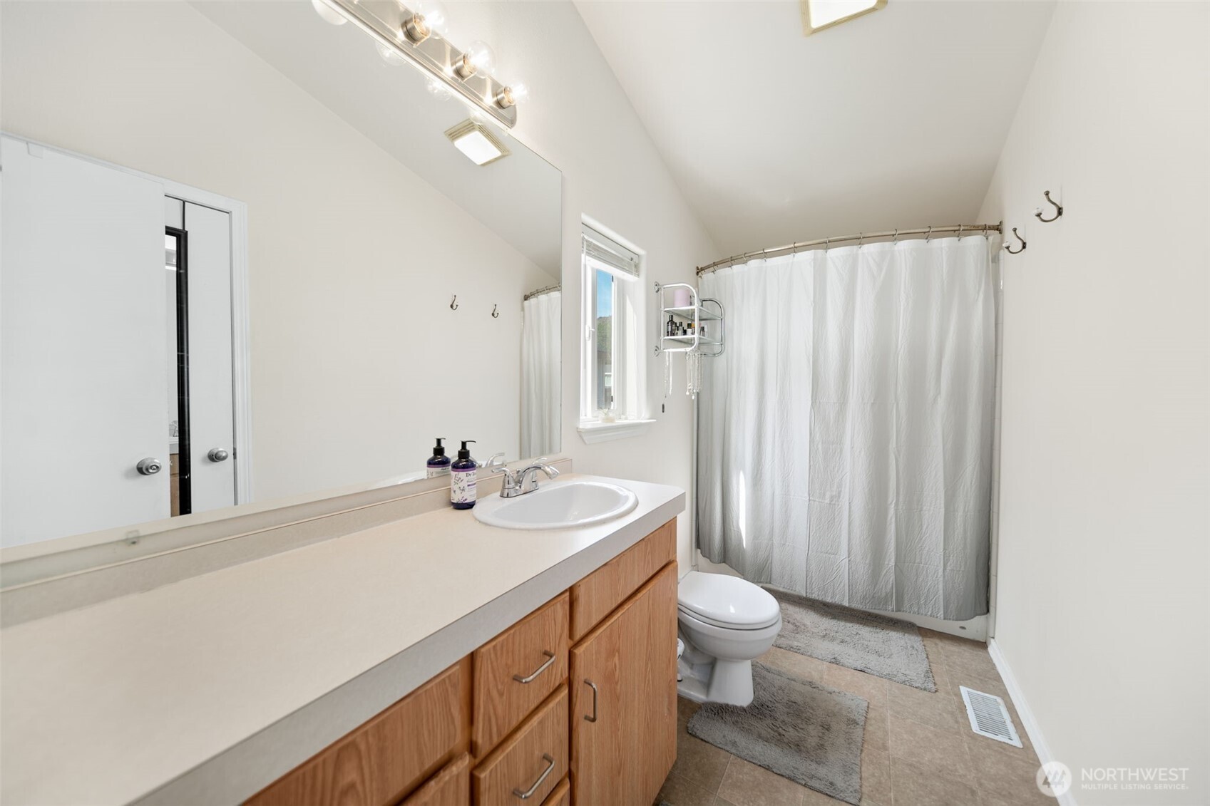 14617 Diamond Avenue