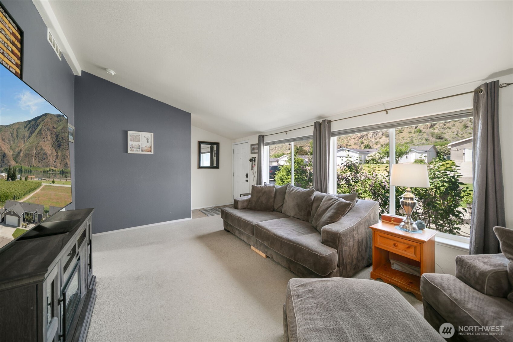 14617 Diamond Avenue