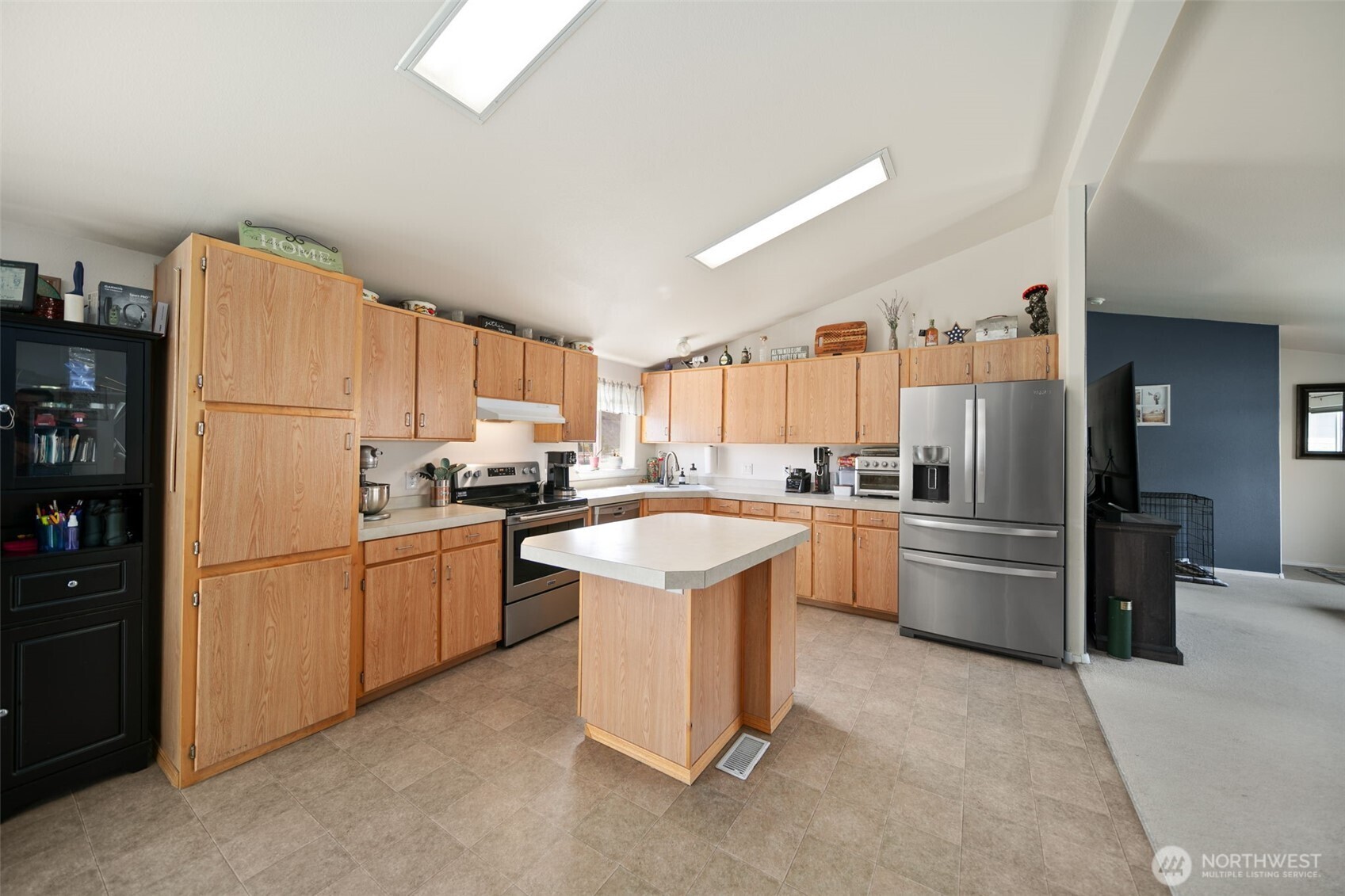 14617 Diamond Avenue