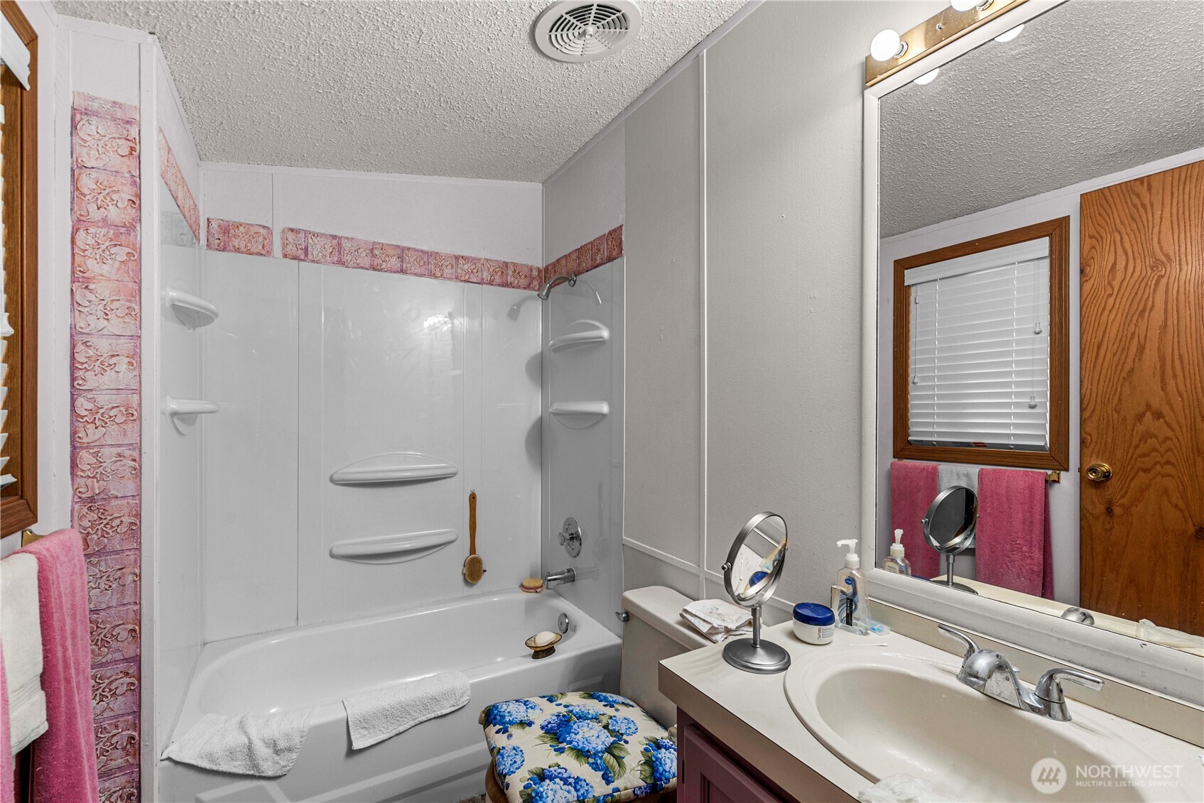 322 N Kentucky Unit: A&B