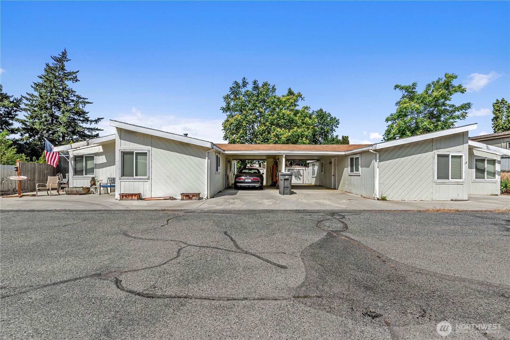 322 N Kentucky Unit: A&B