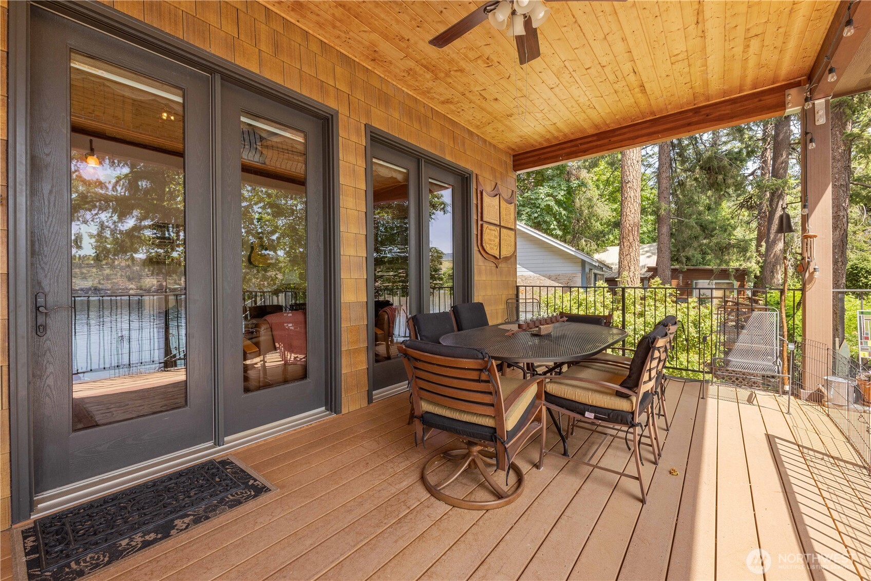 11532 South Lakeshore Rd.