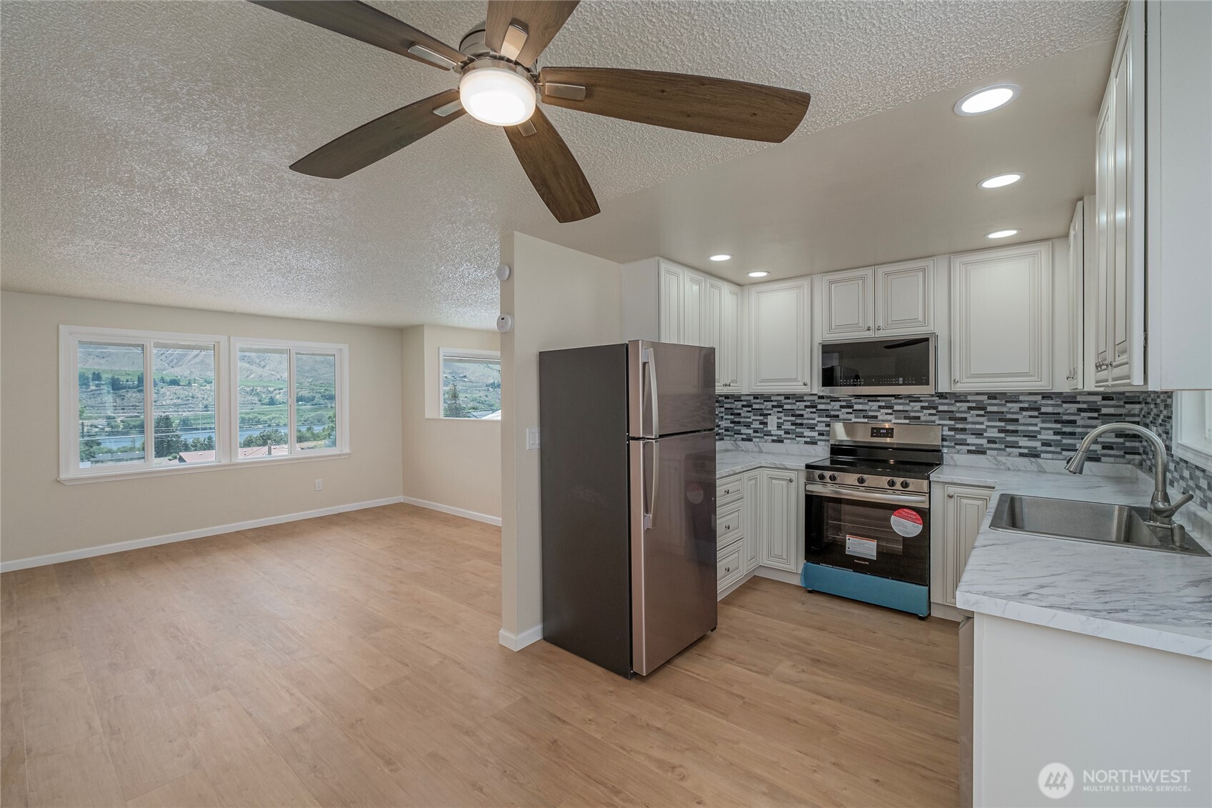 2117 S Majestic Drive