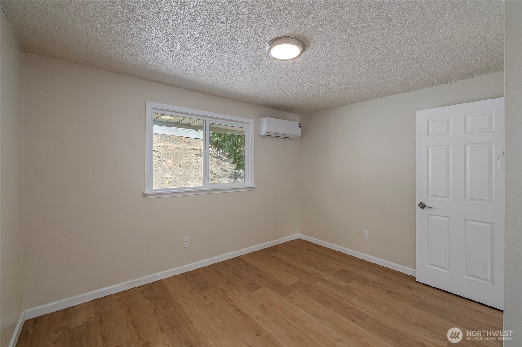 2117 S Majestic Drive