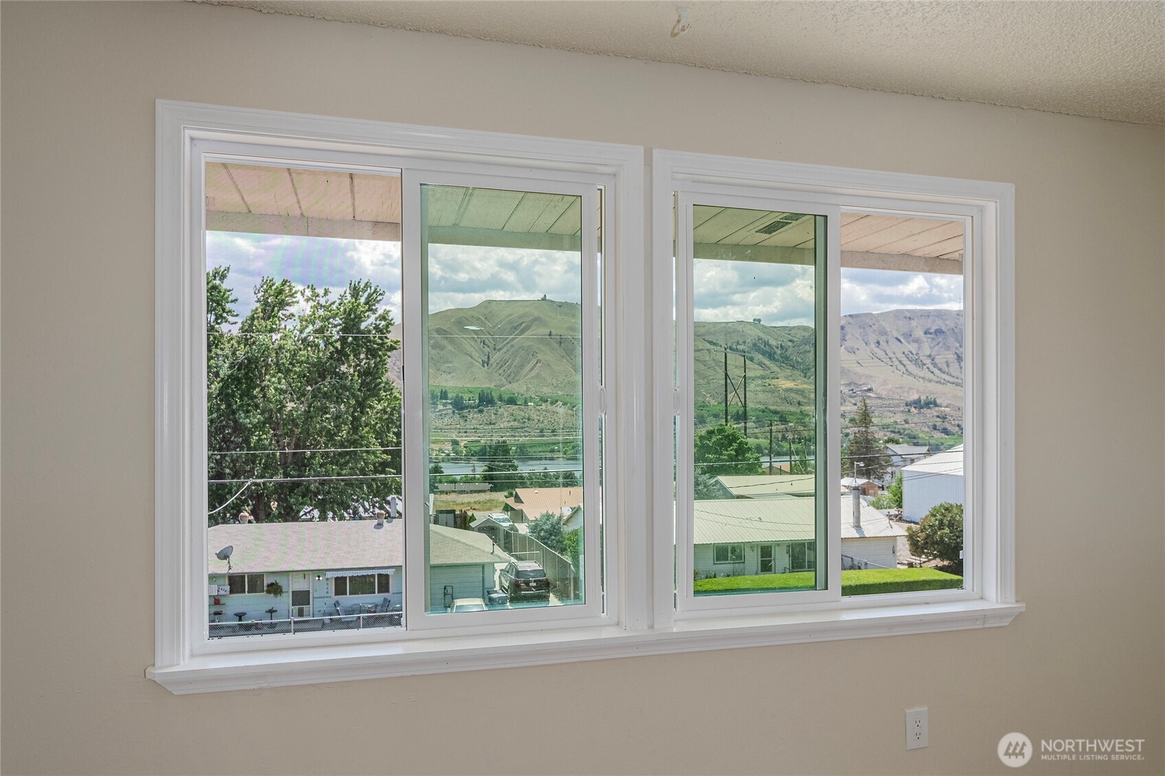 2117 S Majestic Drive