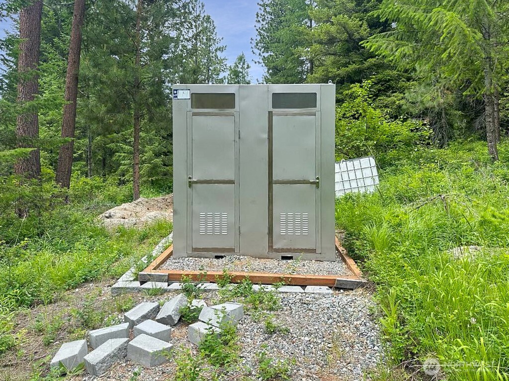 6 Lone Pine Trail