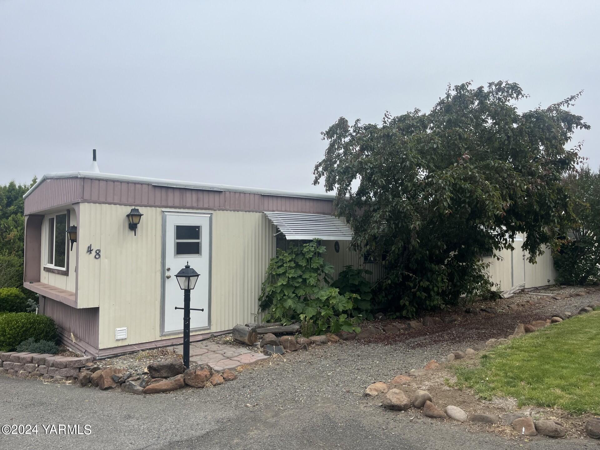 802 N 40th Ave Unit: 48
