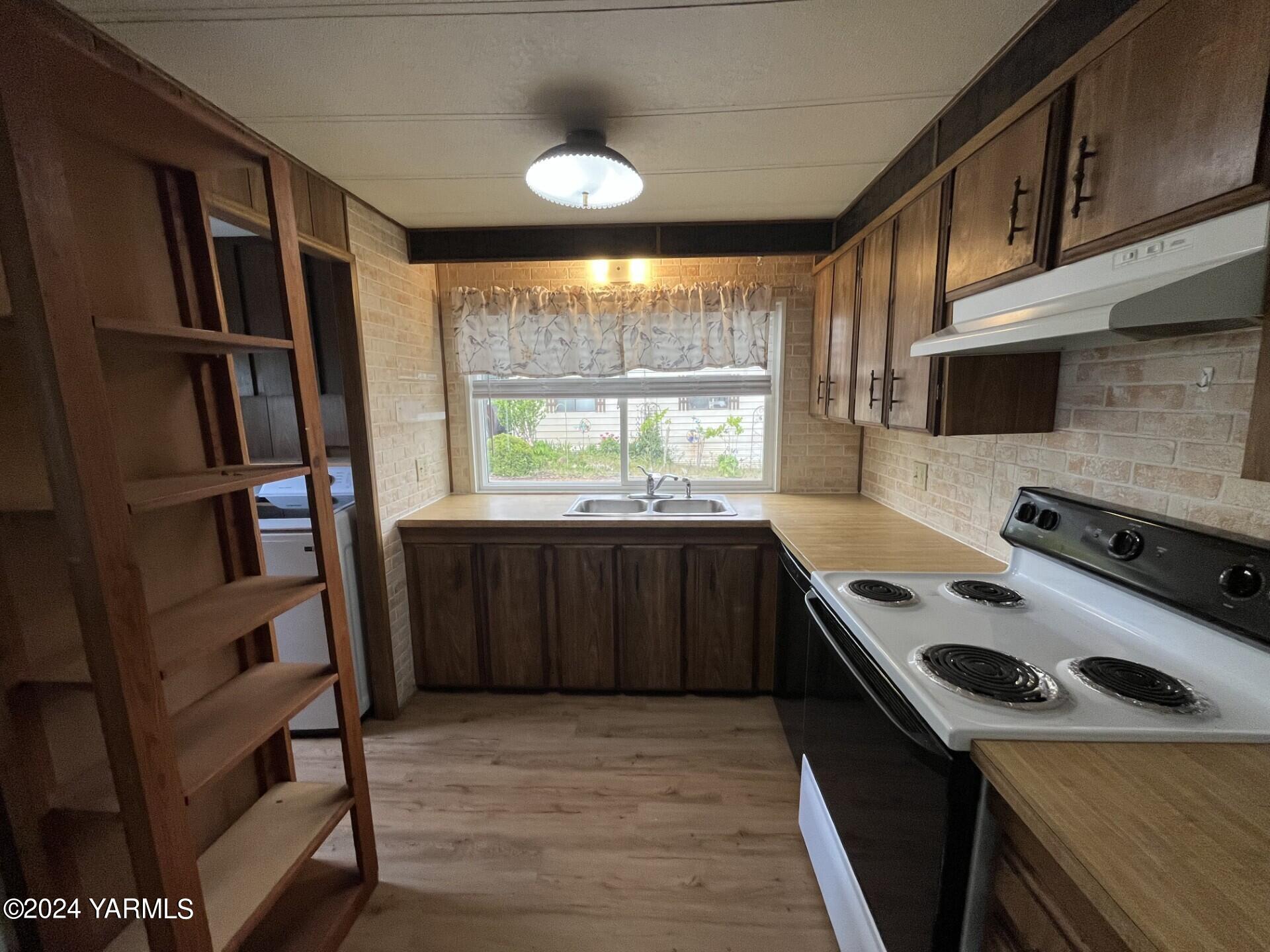 802 N 40th Ave Unit: 48