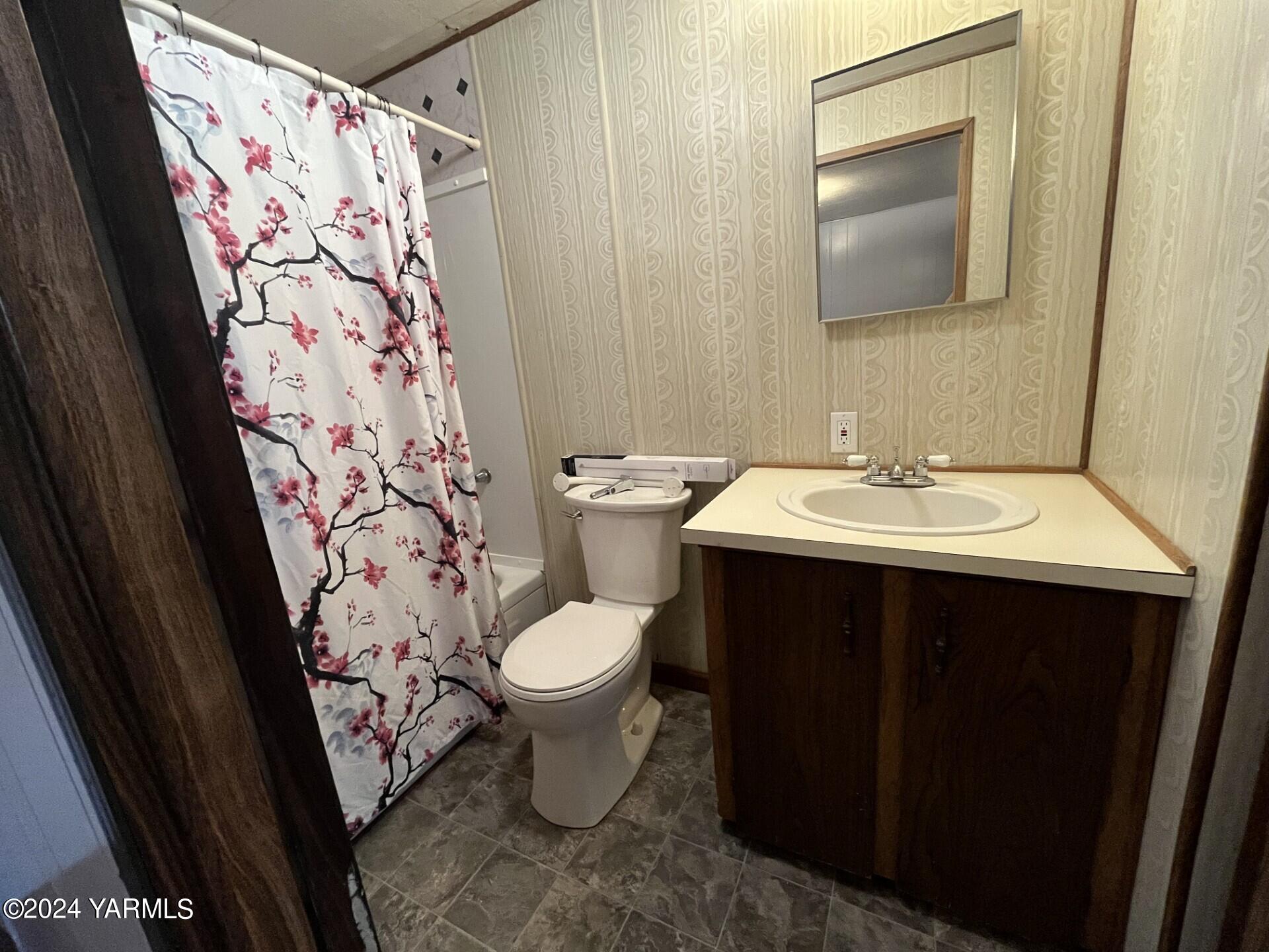 802 N 40th Ave Unit: 48