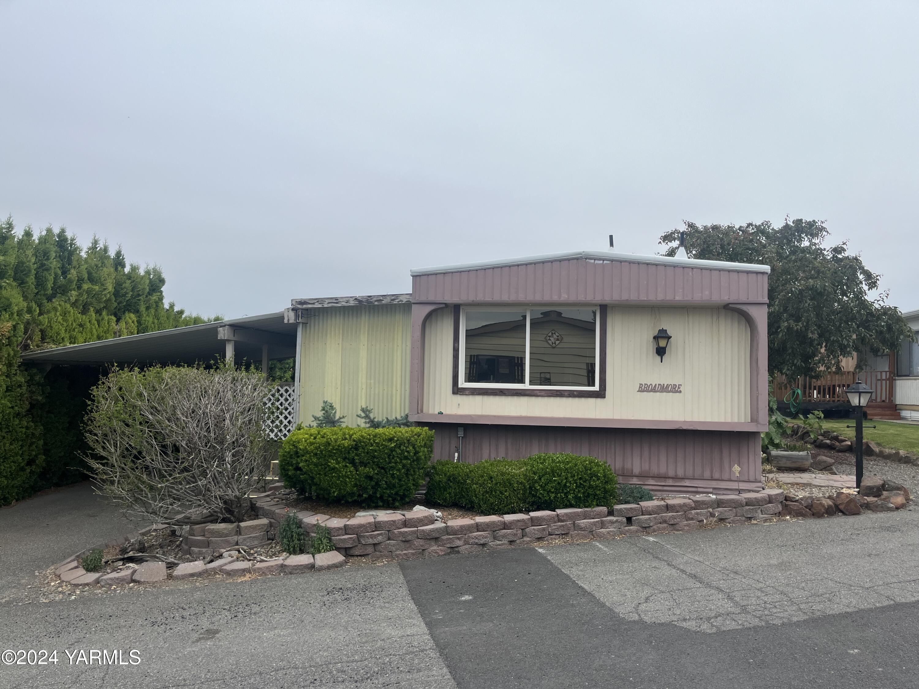 802 N 40th Ave Unit: 48