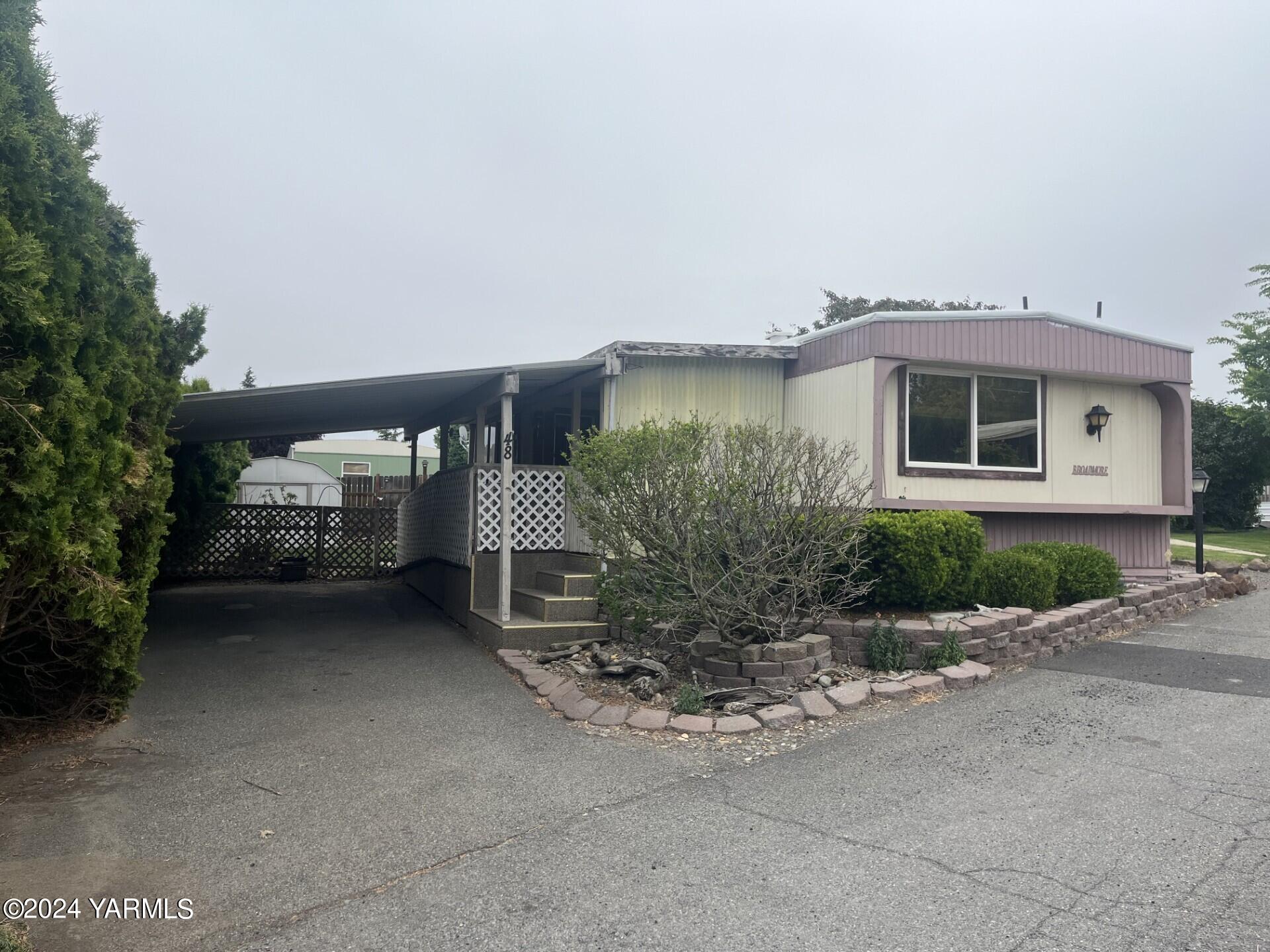 802 N 40th Ave Unit: 48