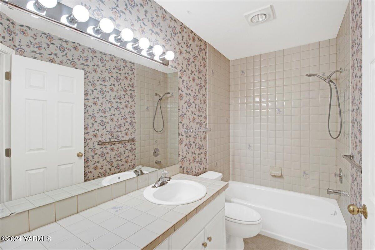 101 N 48th Ave Unit: 39A