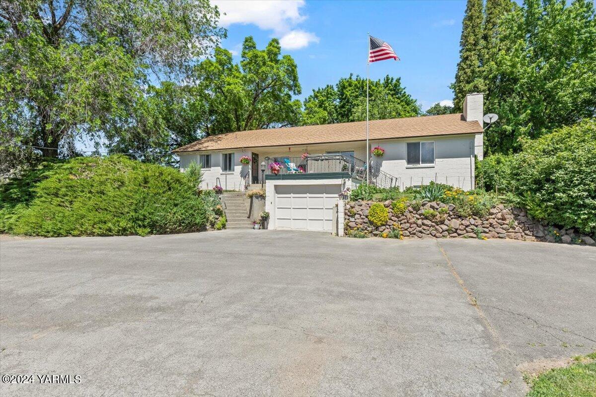 12408 Summitview Rd