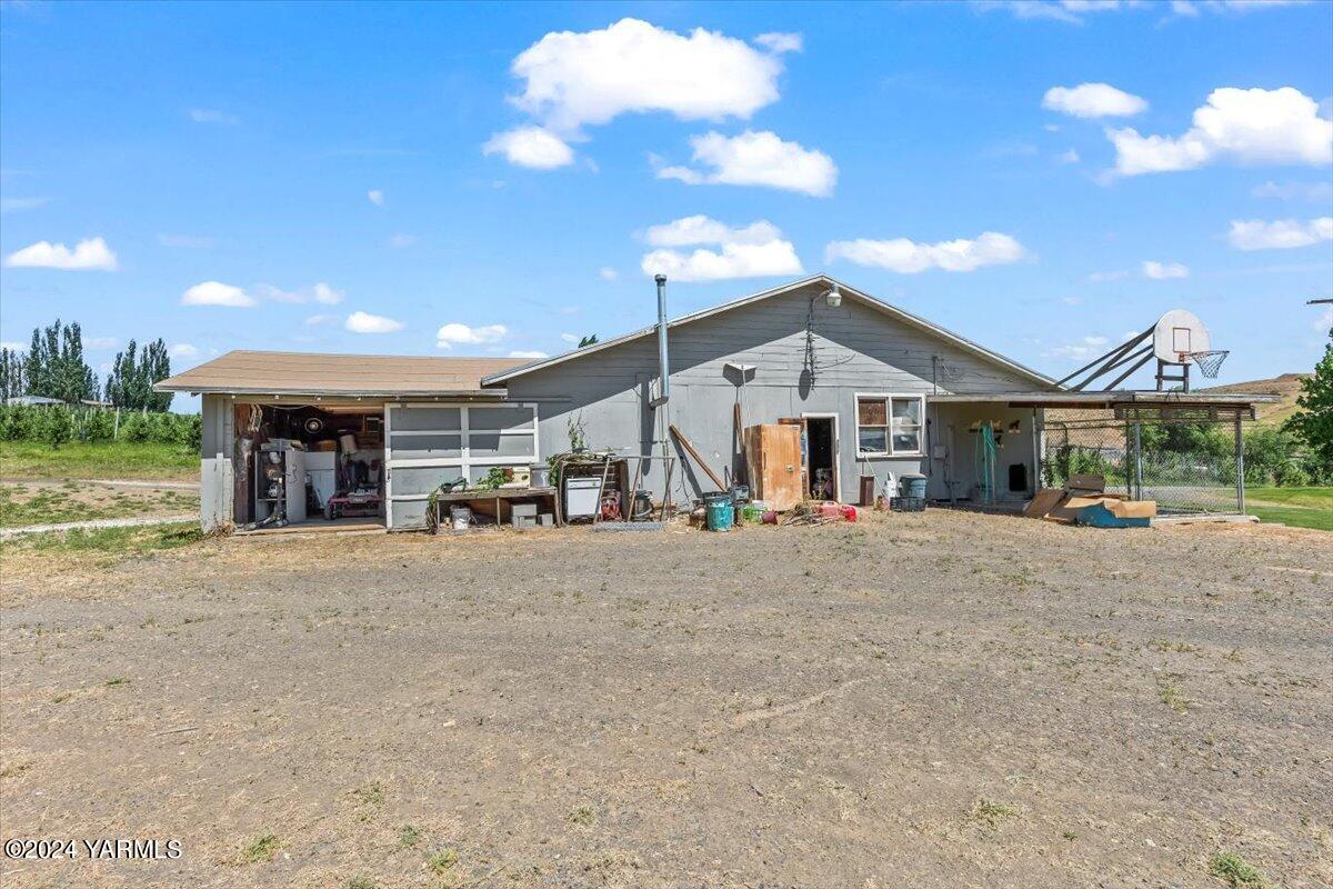 12408 Summitview Rd