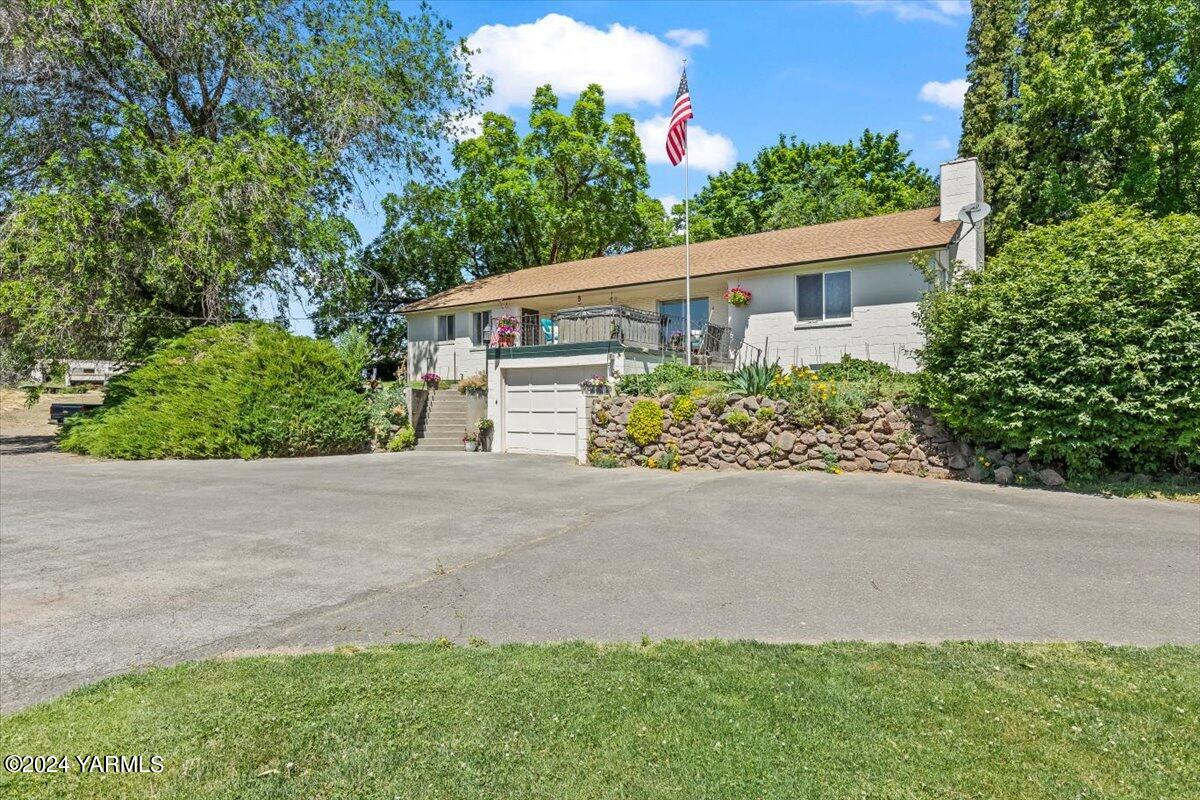 12408 Summitview Rd