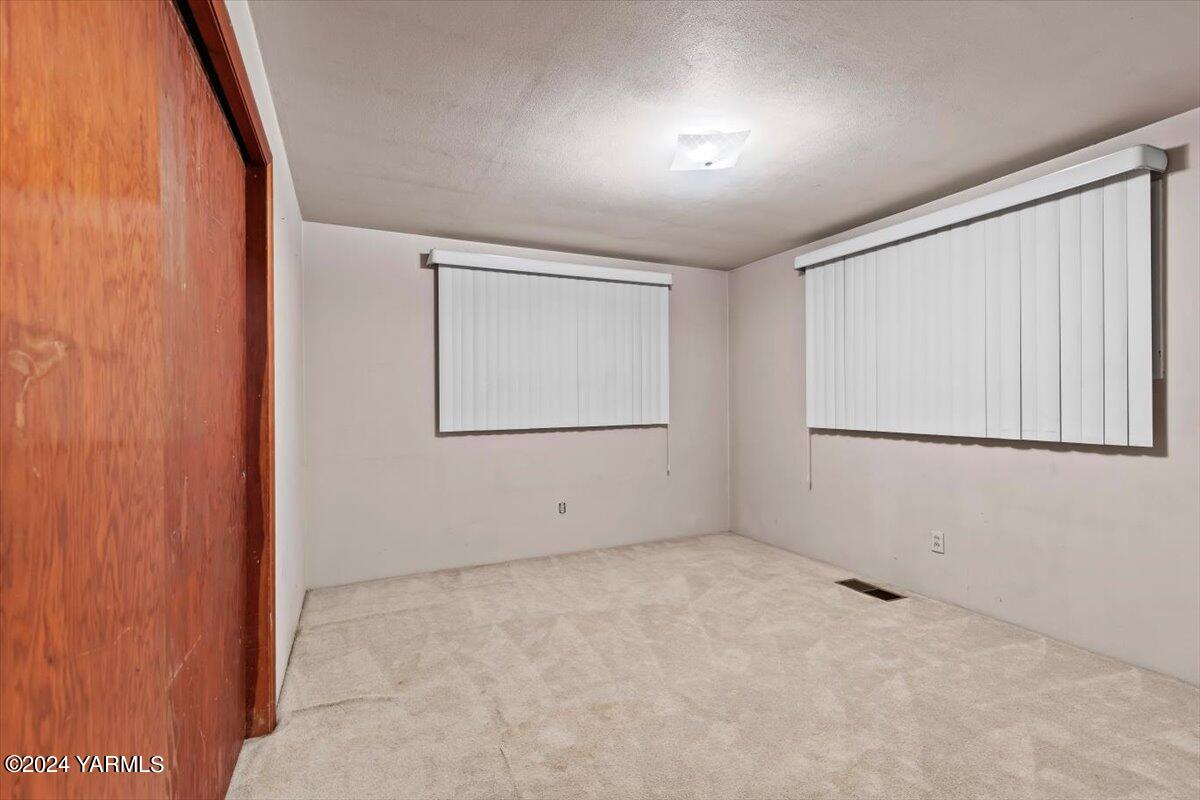 12408 Summitview Rd