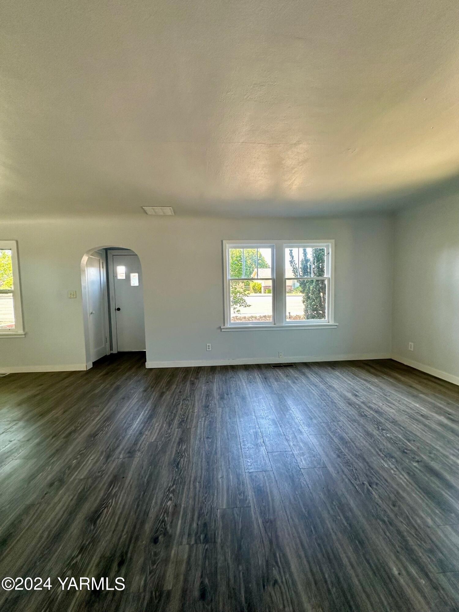 403 N 40th Ave