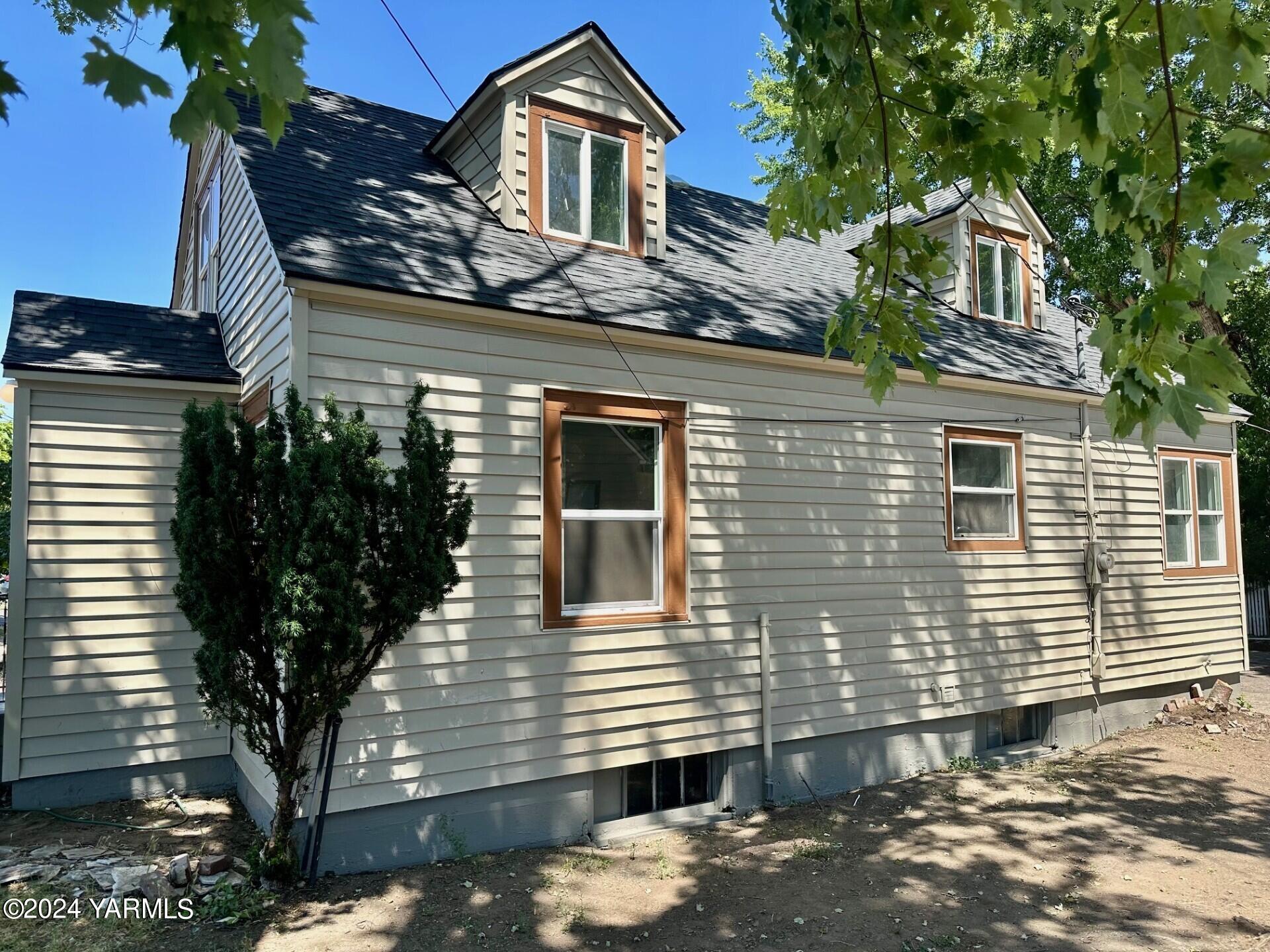403 N 40th Ave
