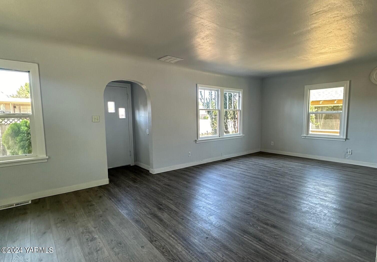 403 N 40th Ave